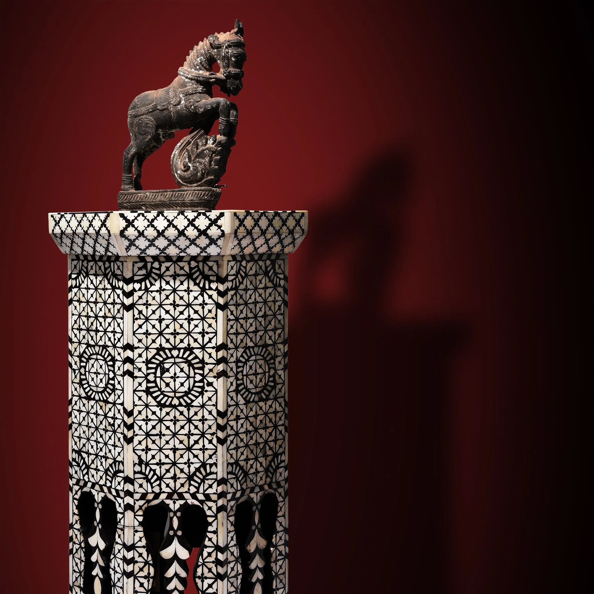 Rosewood Horse Statue - Turban Hanger from Madhya Pradesh - 19thC - Image 2