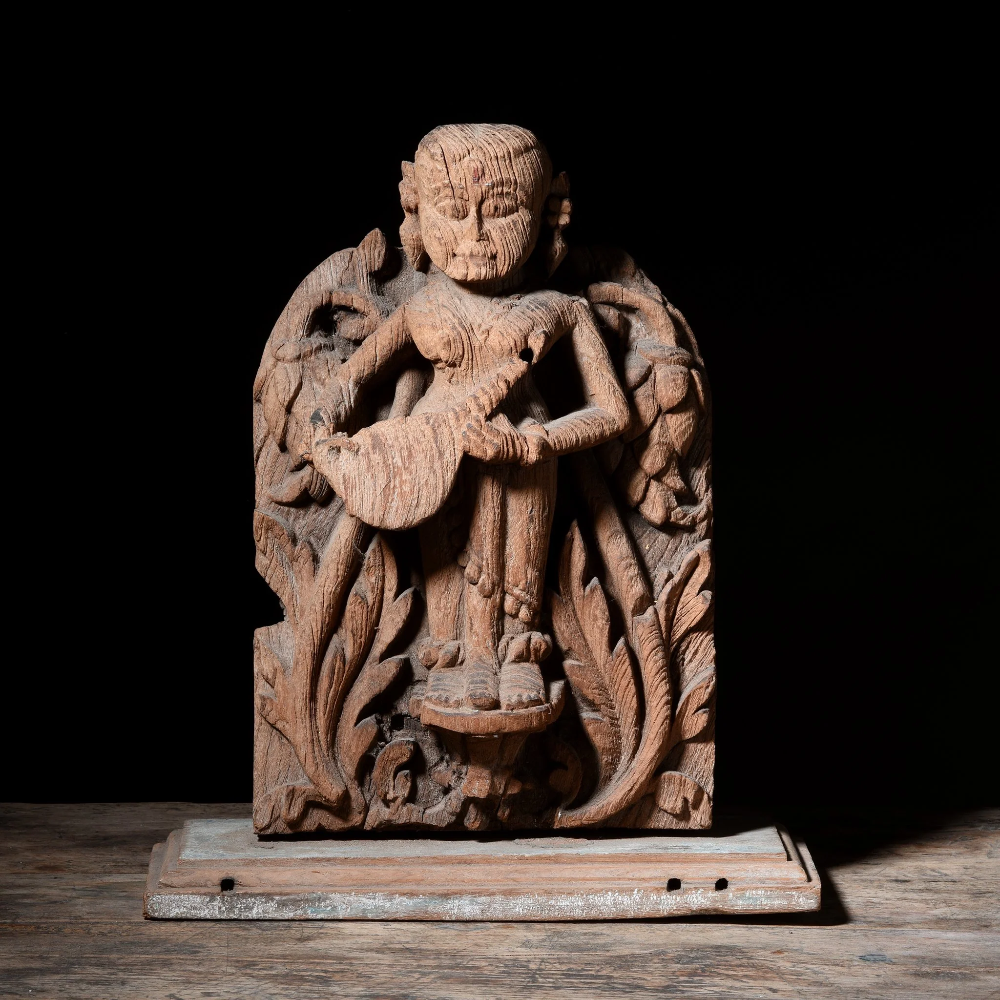 Teakwood Carving of a Musician From Gujarat - 18thC - Image 6