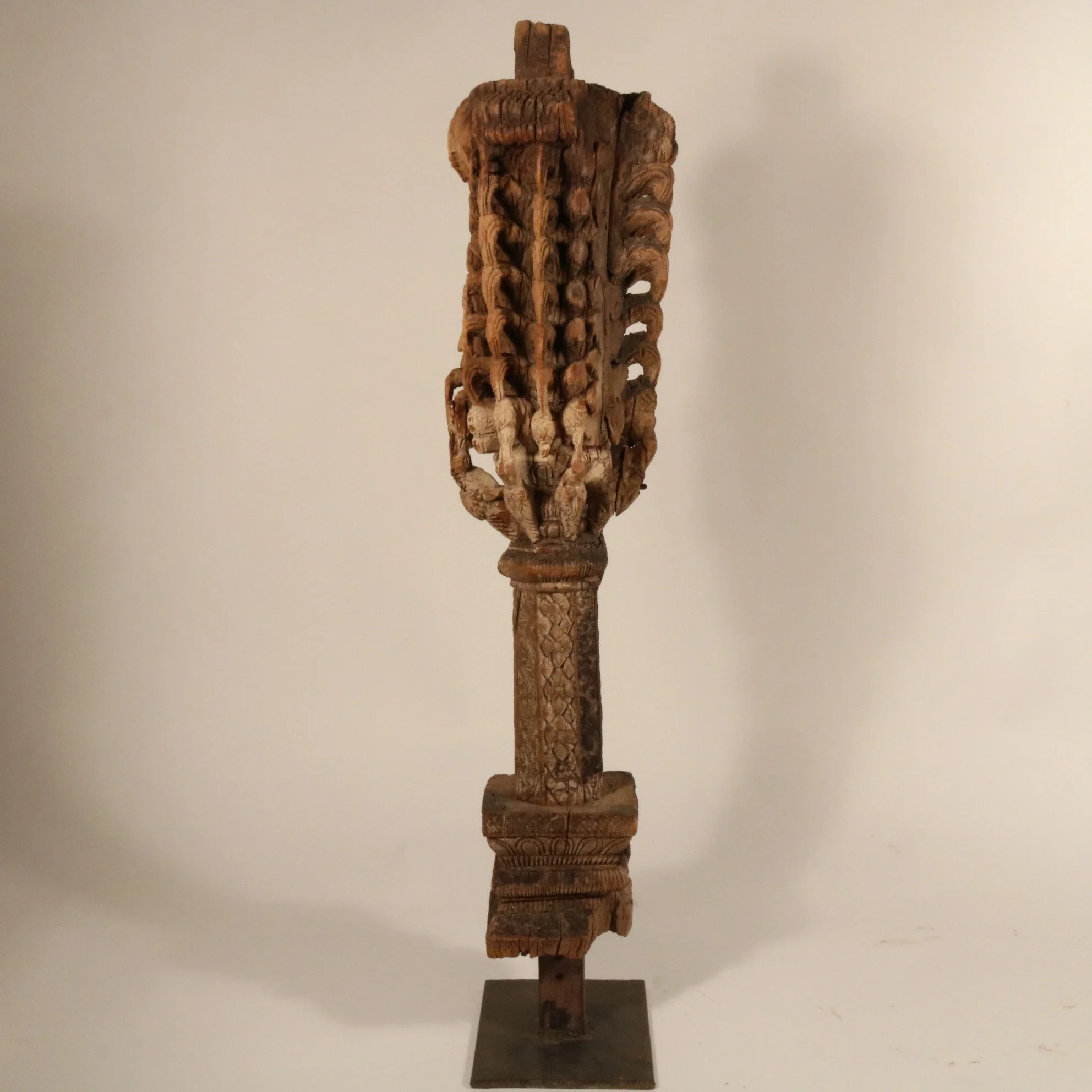 Carved Teak Architectural Bracket - 18thC - From Gujarat - Image 2