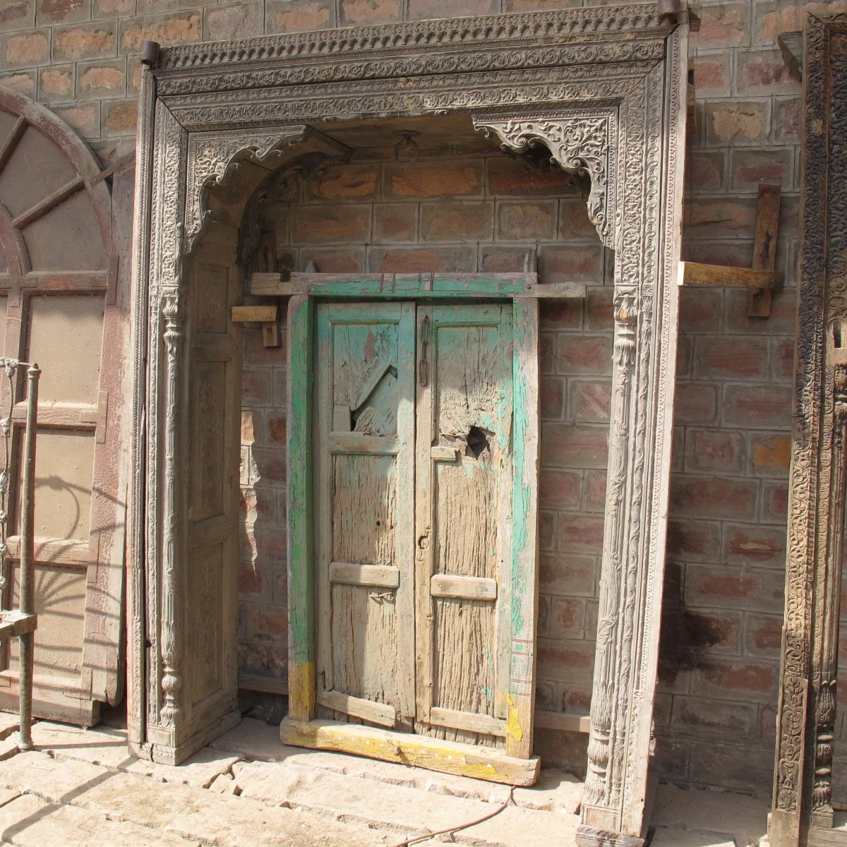 Carved Rosewood Arch from Haryana - Early 19th Century - Image 2