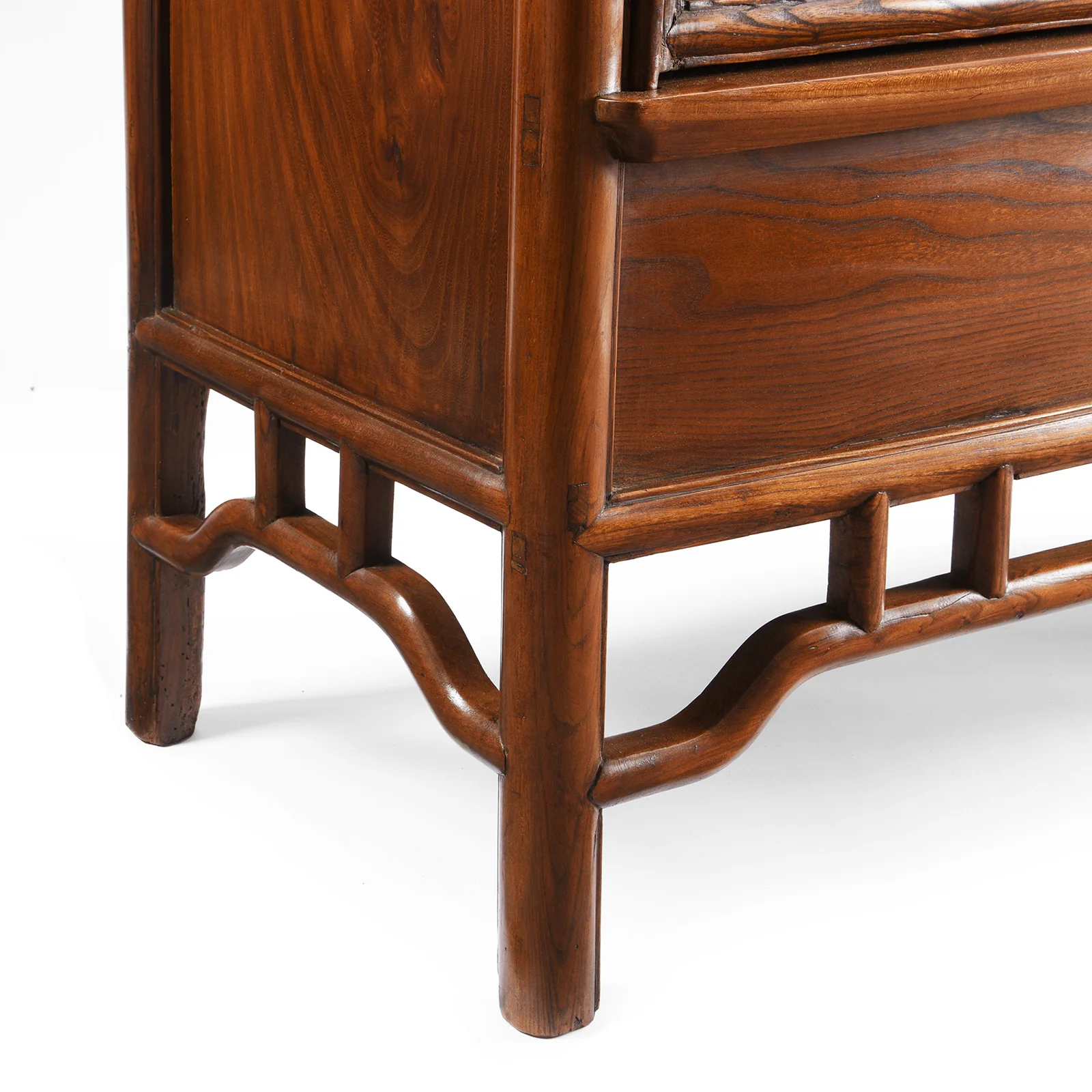 Chinese Red Elm Taper Cabinet - Qing Dynasty - Image 6