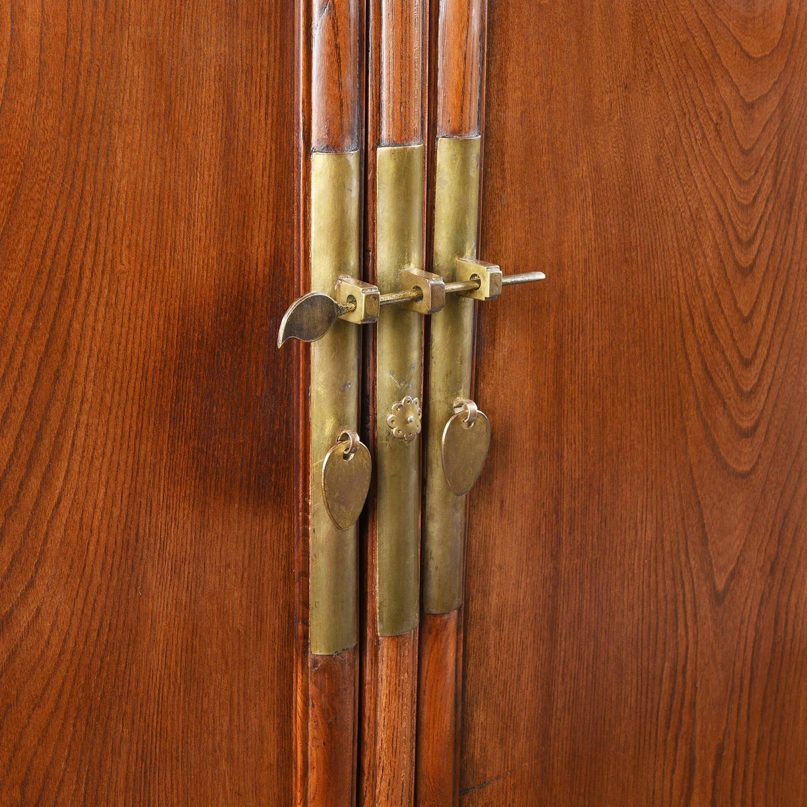 Chinese Red Elm Taper Cabinet - Qing Dynasty - Image 7