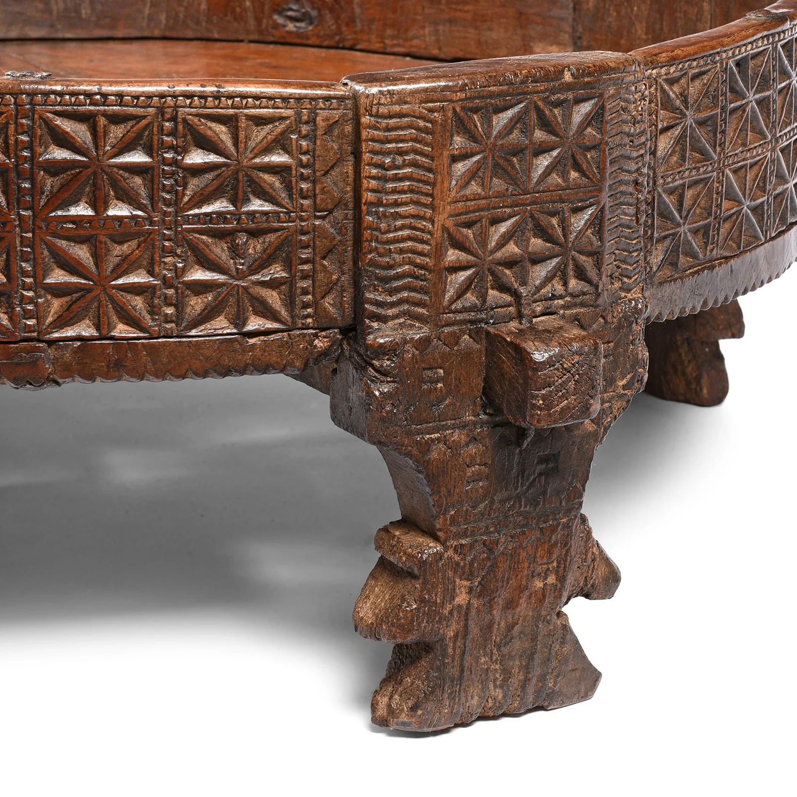 Indian Chakki Coffee Table From Rajasthan - 19thC - Image 5