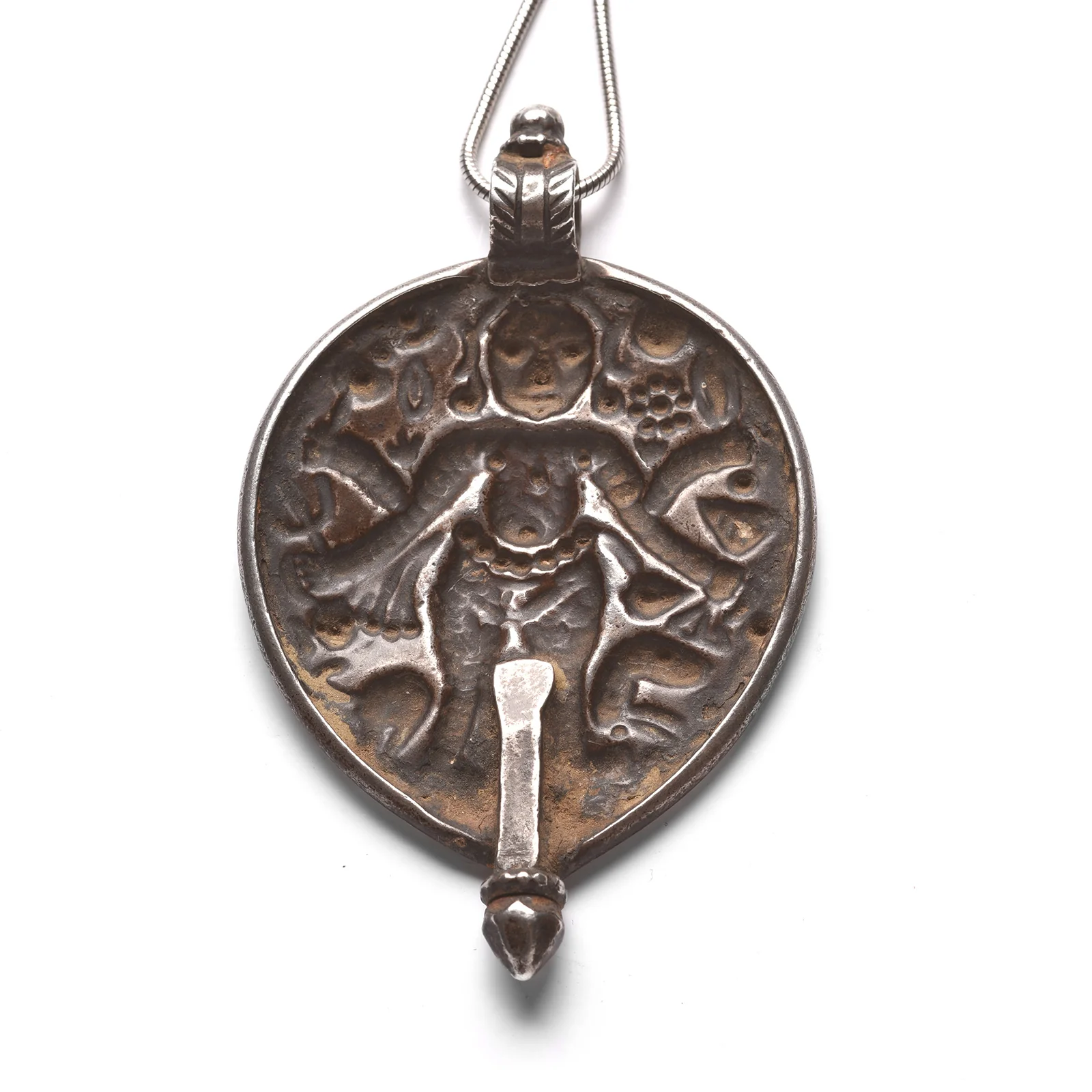 Old Tribal Silver Durga Amulet From Rajasthan With Chain - 19th Century - Image 4