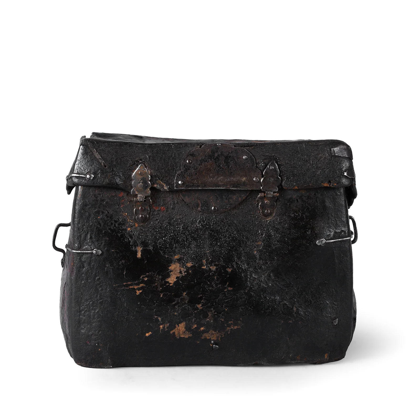 Tibetan Leather Saddle Box - 17th Century - Image 5