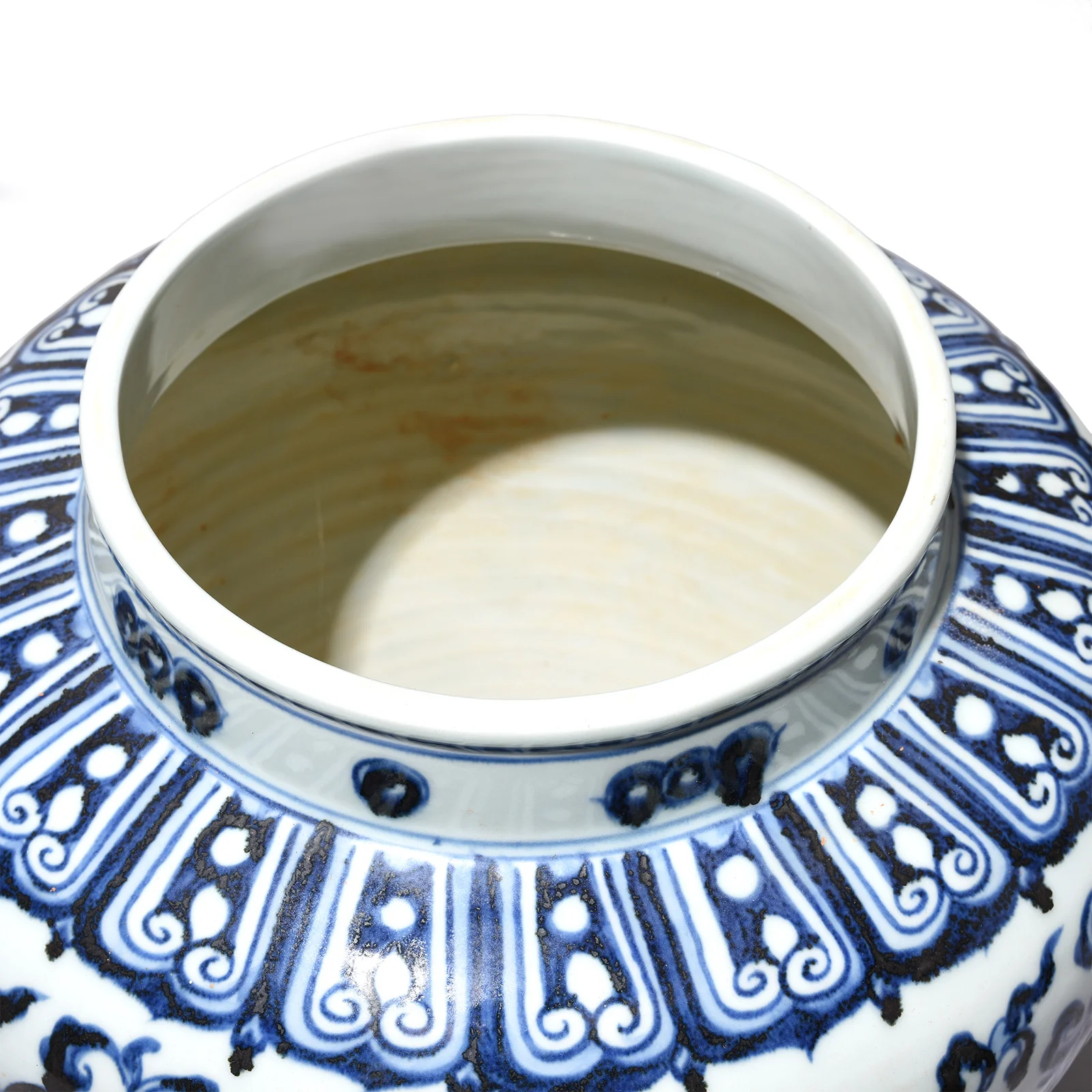 Blue & White Porcelain Jardinière - Trailing Leaf Design - Image 3