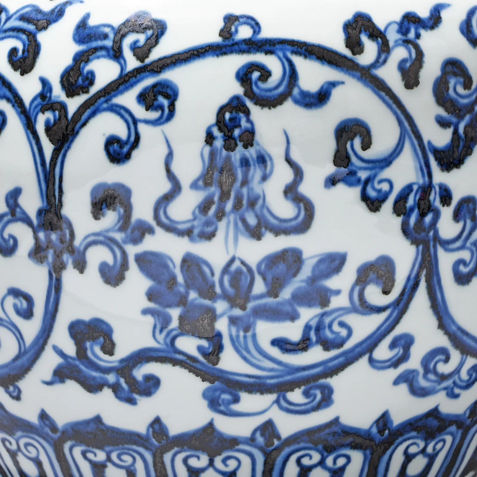 Blue & White Porcelain Jardinière - Trailing Leaf Design - Image 4