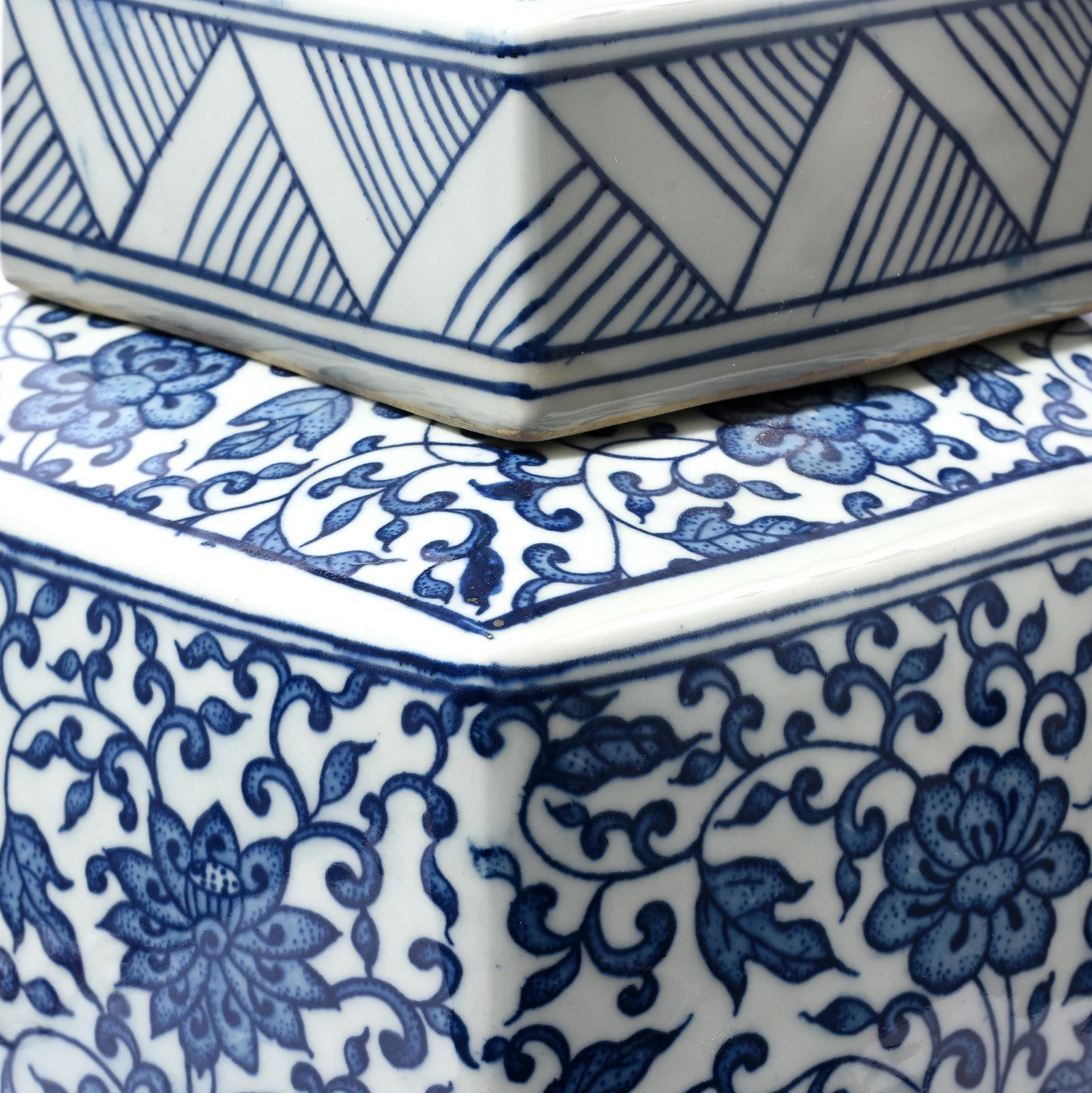 Blue & White Porcelain Tea Caddy Table Lamp - Image 5