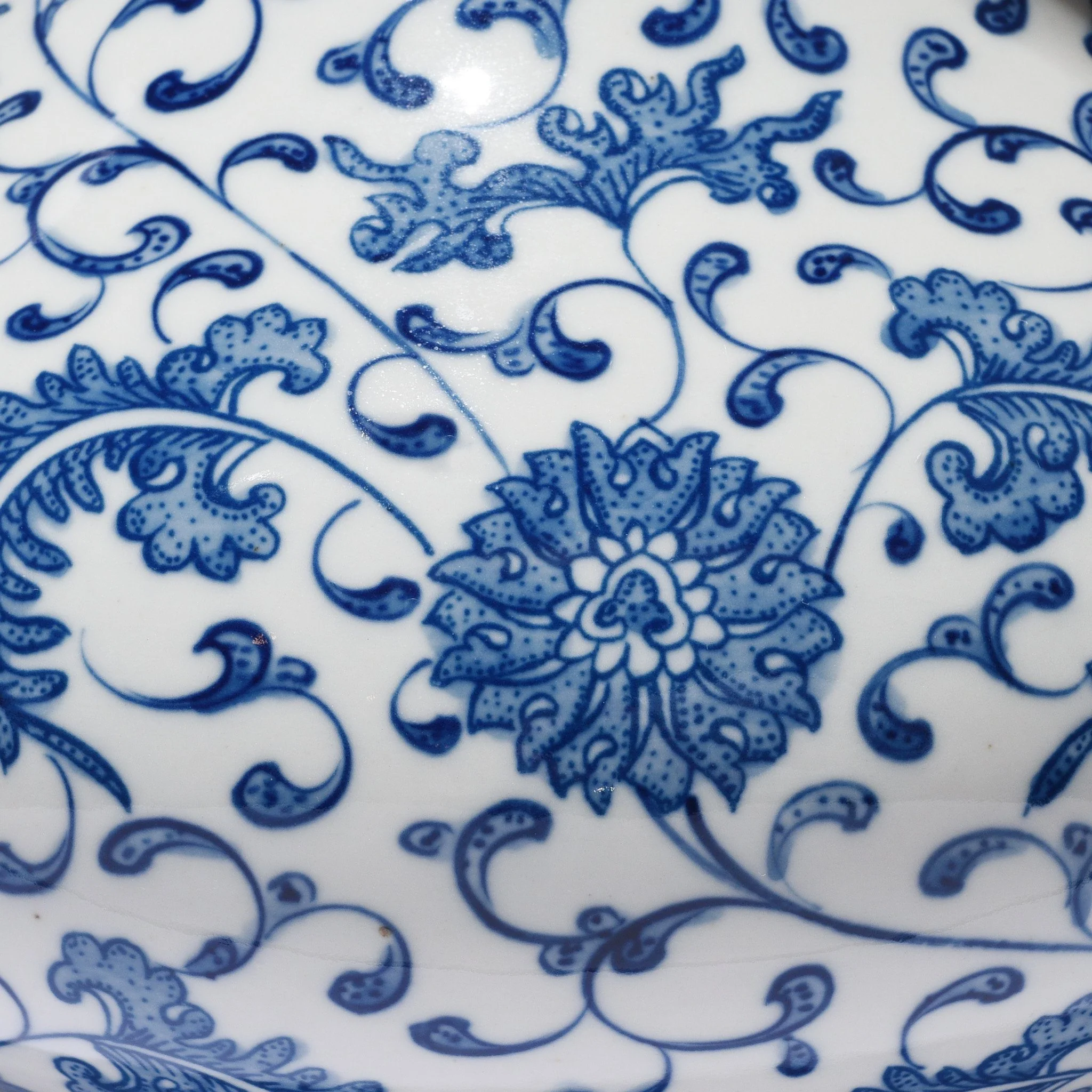 Blue & White Porcelain Vase - Chrysanthemum Design - Image 4