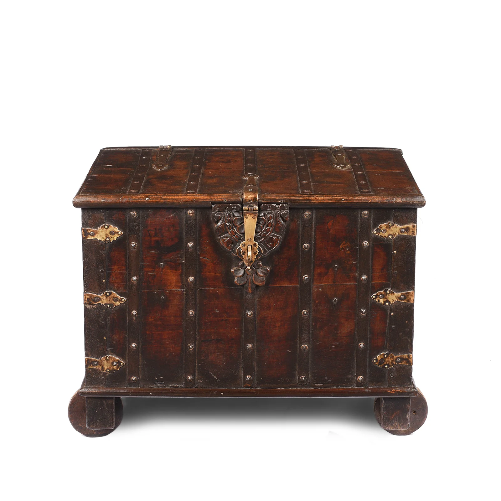 Brass & Iron Bound Chest On Wheels From Gujarat - 19th Century