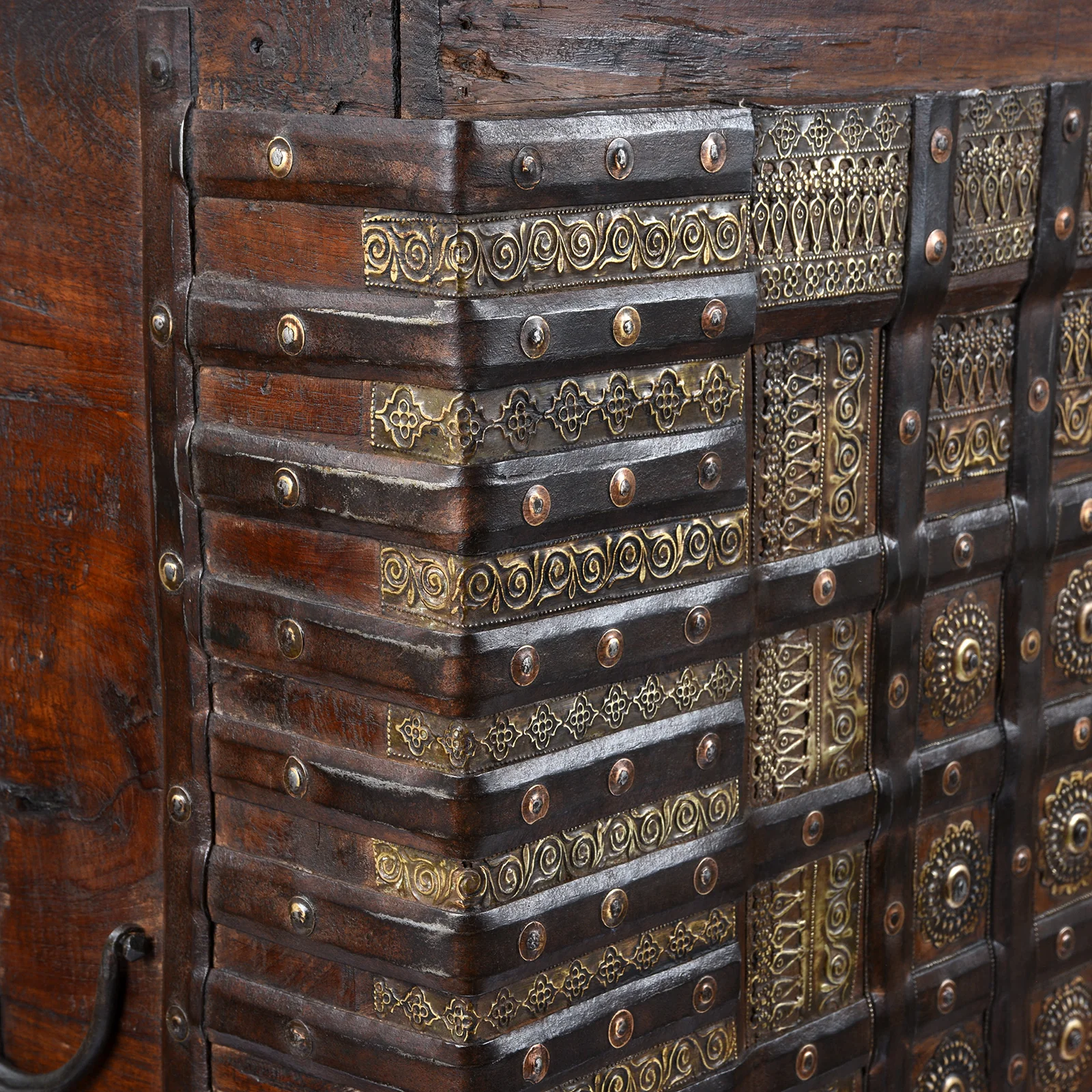Pithara Dowry Chest From Saurashtra - Early 19th Century - Image 10