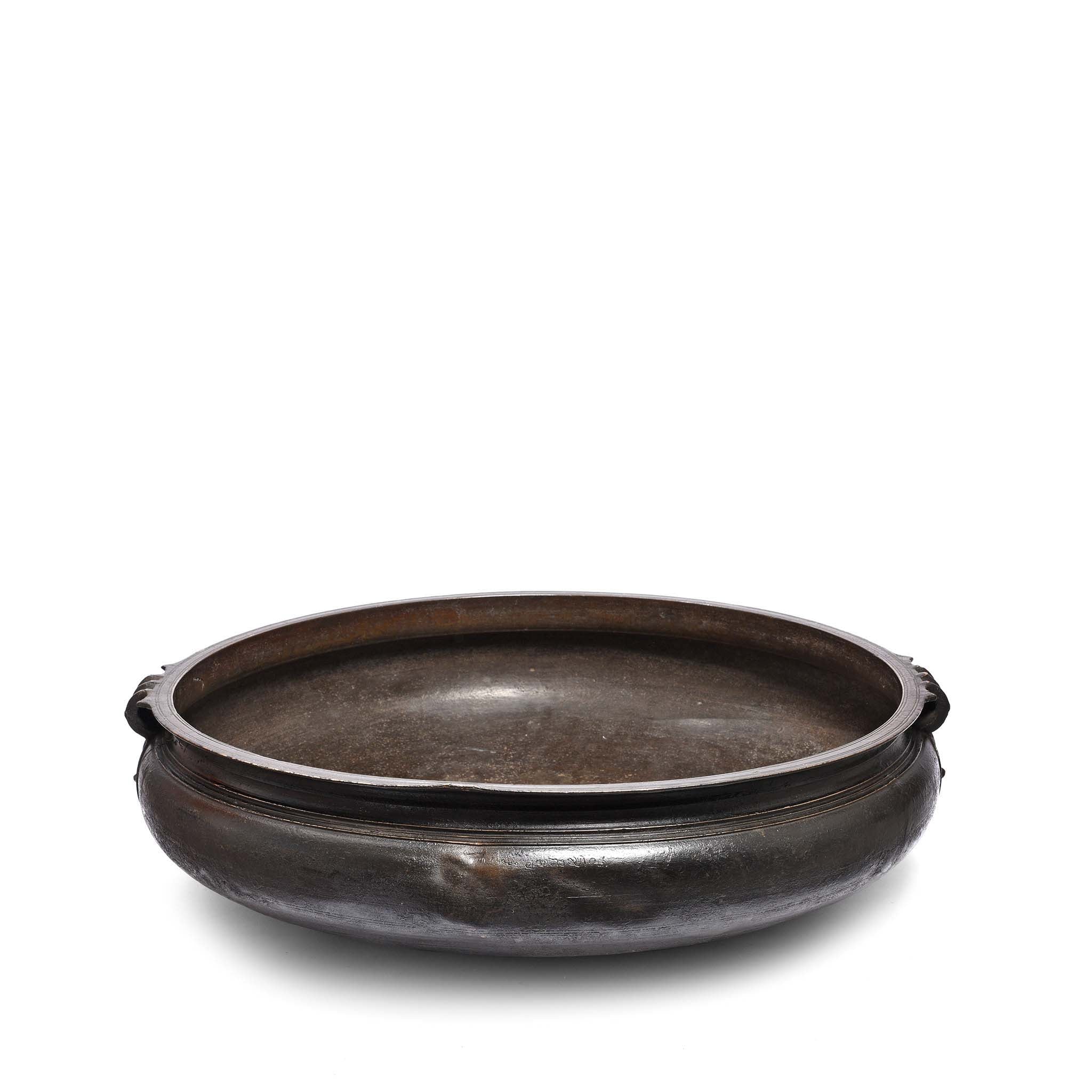 Bronze Urli From South India - Late 19th Century