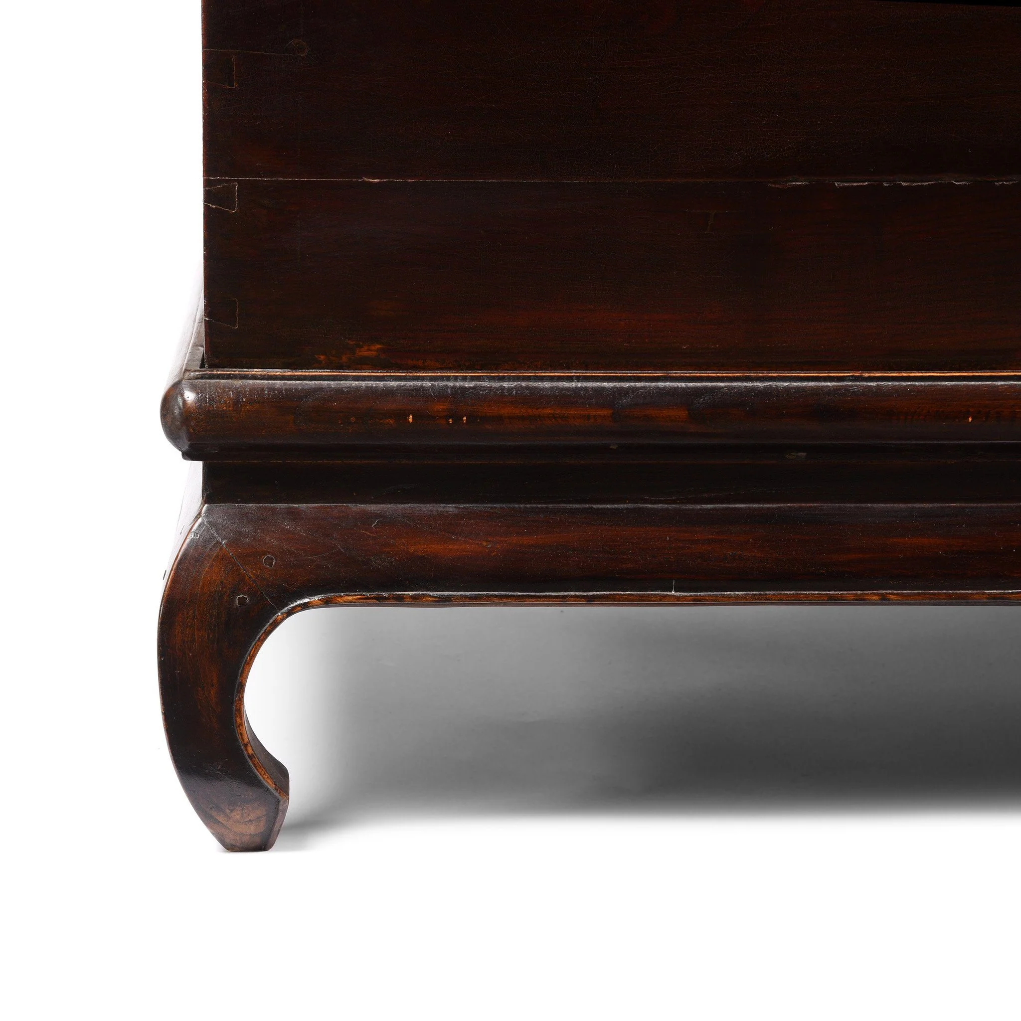 Large Burgundy Lacquer Chinese Chest - 19thC - Image 4