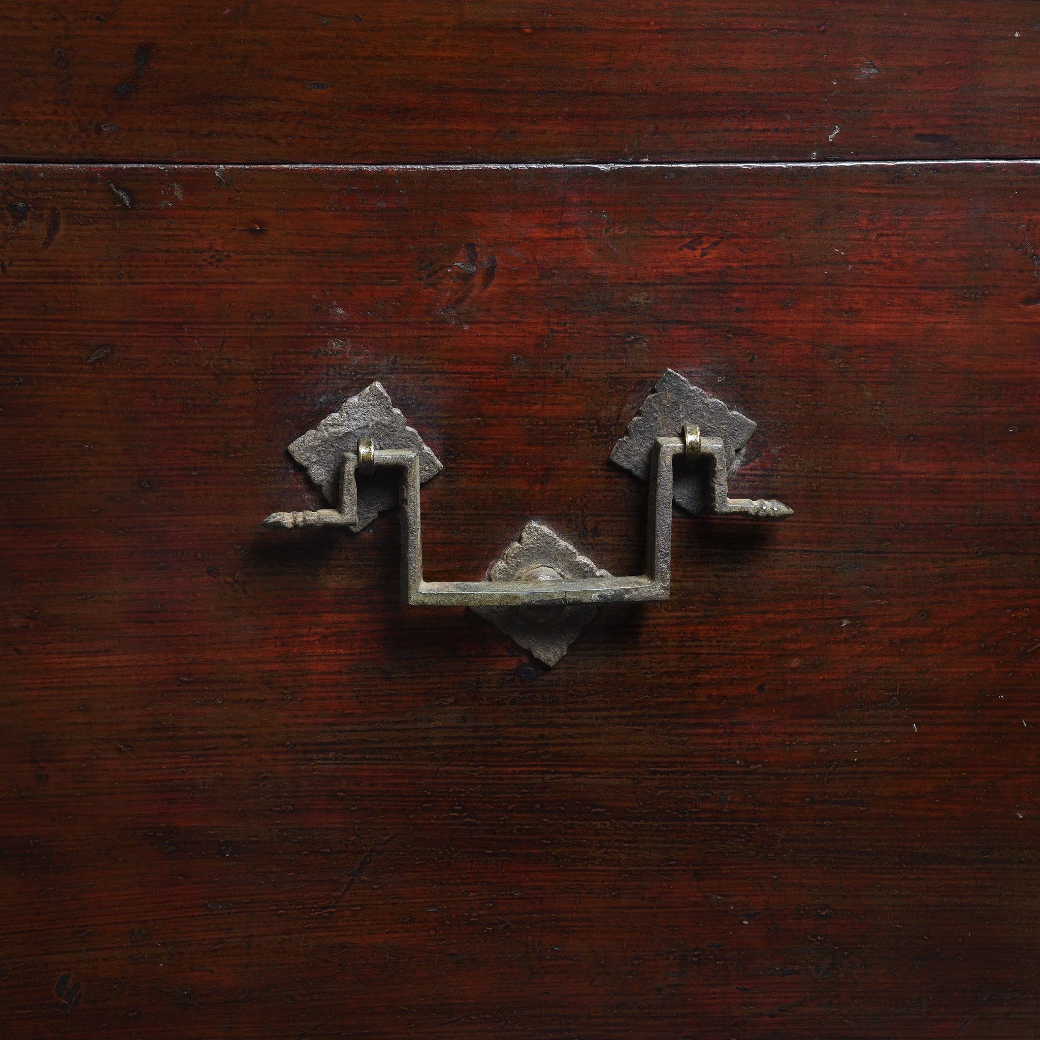 Large Burgundy Lacquer Chinese Chest - 19thC - Image 8