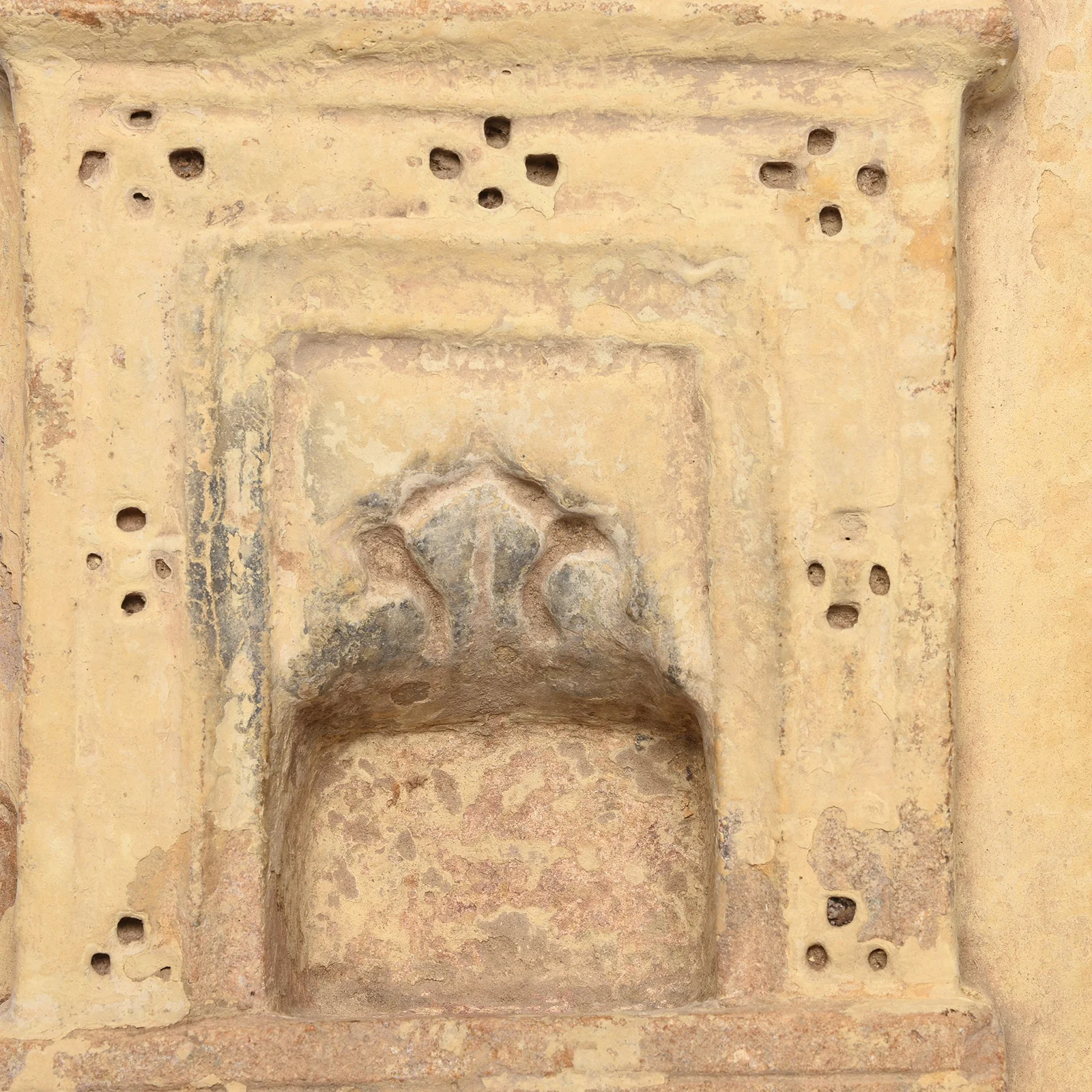 Carved Stone Lamp Niche From Rajasthan - 19thC - Image 4