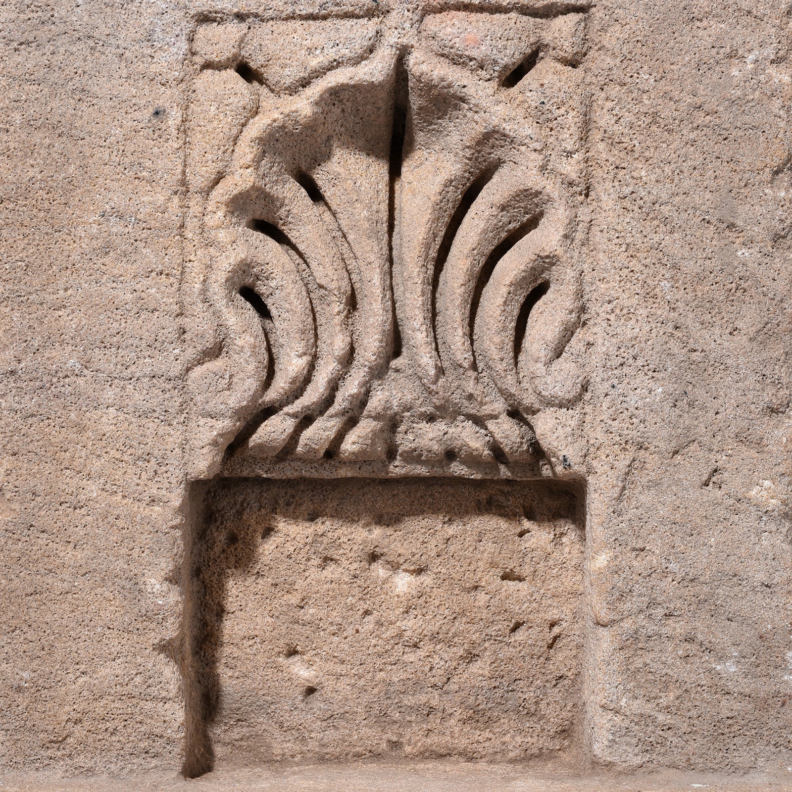 Carved Stone Lamp Niche From Rajasthan - 19th Century - Image 3