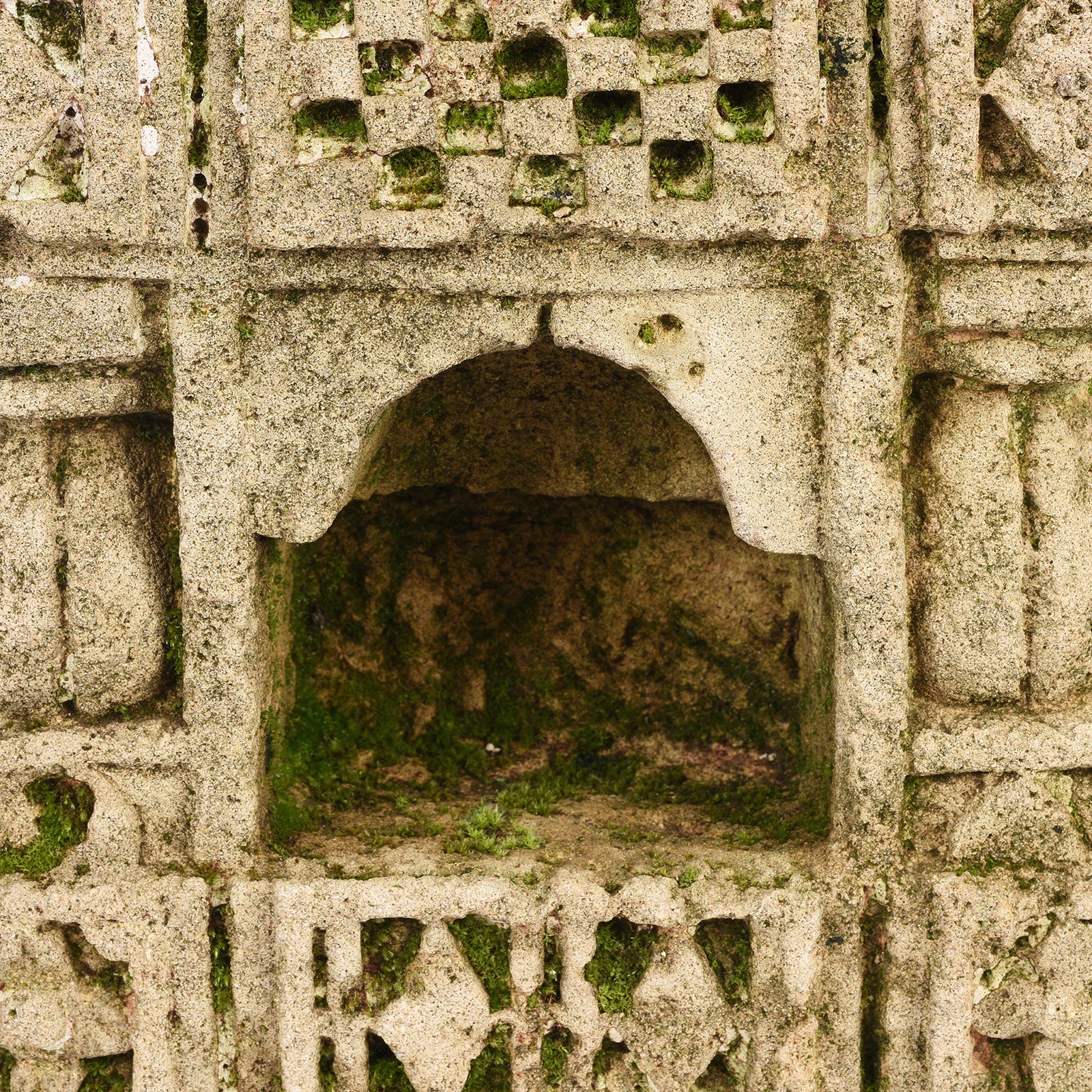 Stone Lamp Niche - 19th Century - Image 2