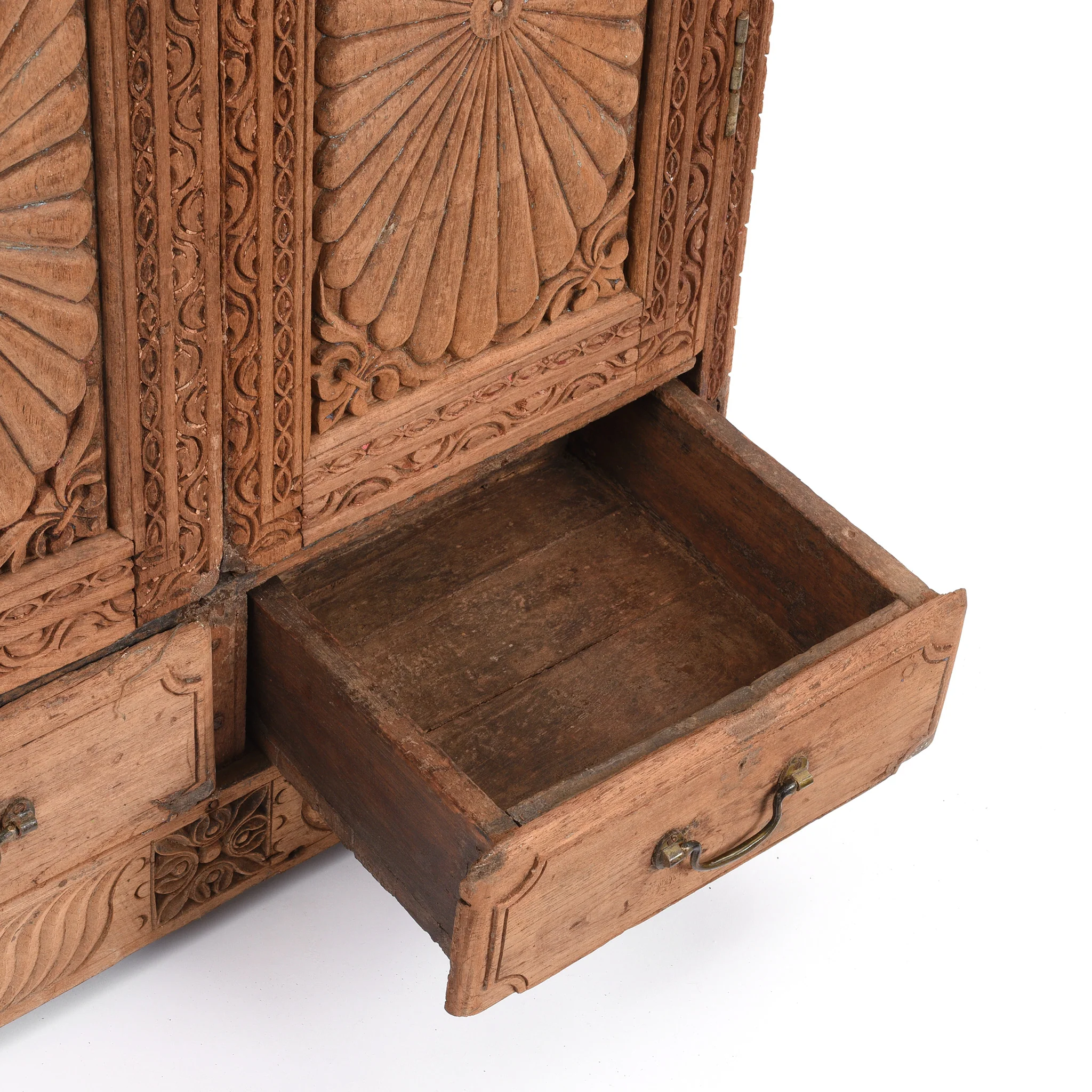 Carved Almirah Cabinet With Sunburst Panels - 19th Centruy - Image 5
