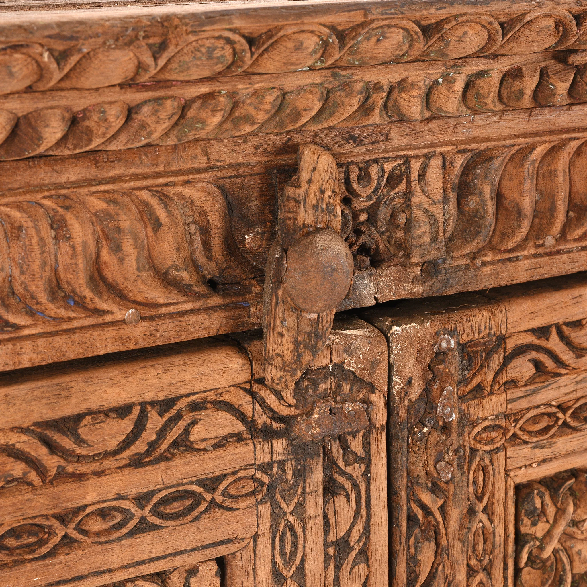 Carved Almirah Cabinet With Sunburst Panels - 19th Centruy - Image 9