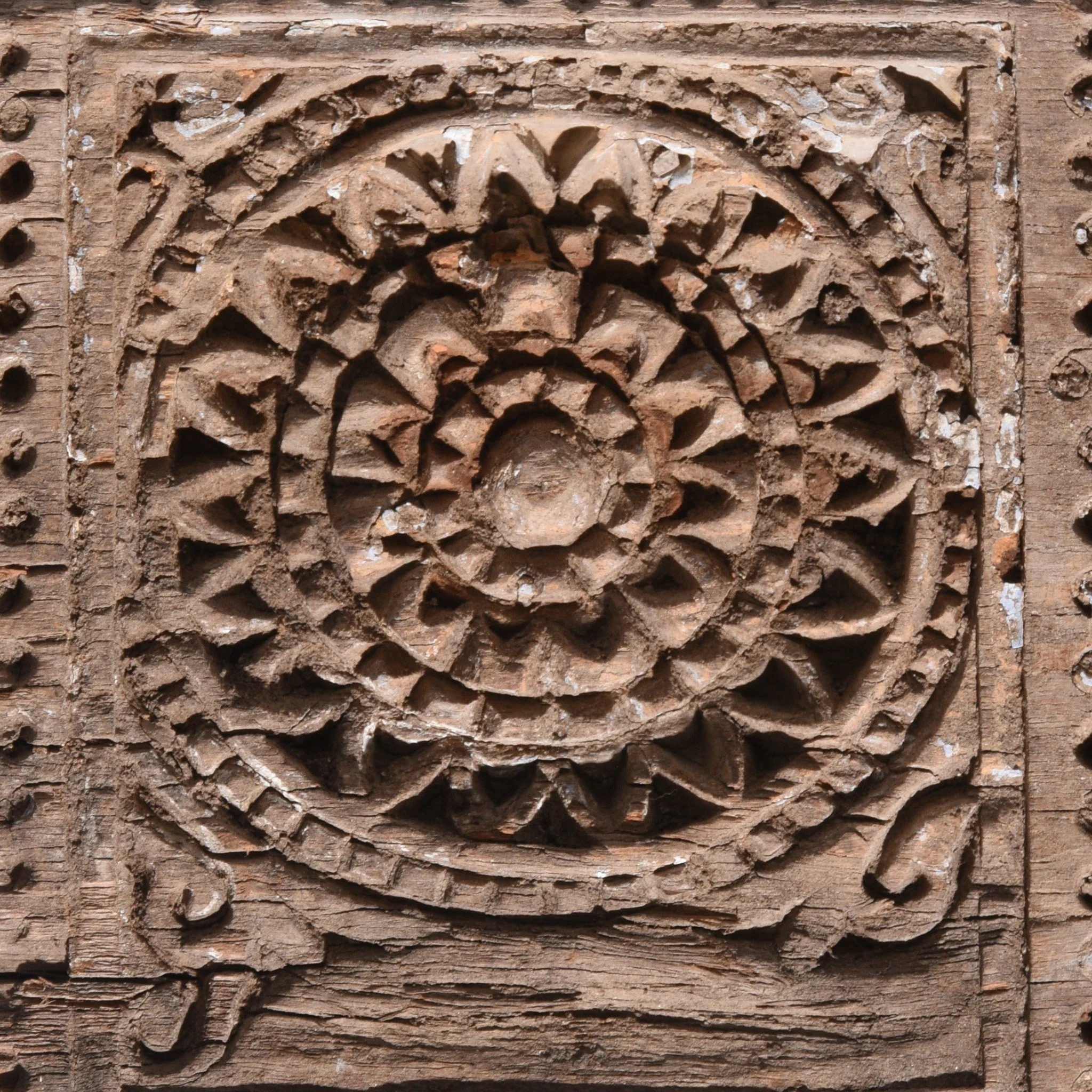 Carved Teak Ganesh Lintel Panel From Gujarat - 18thC - Image 3