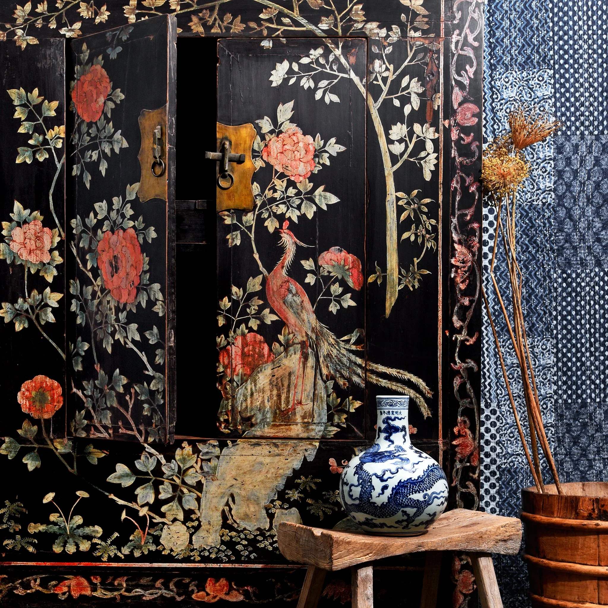 Chinese Black Lacquer Wedding Cabinet - 19thC - Image 2