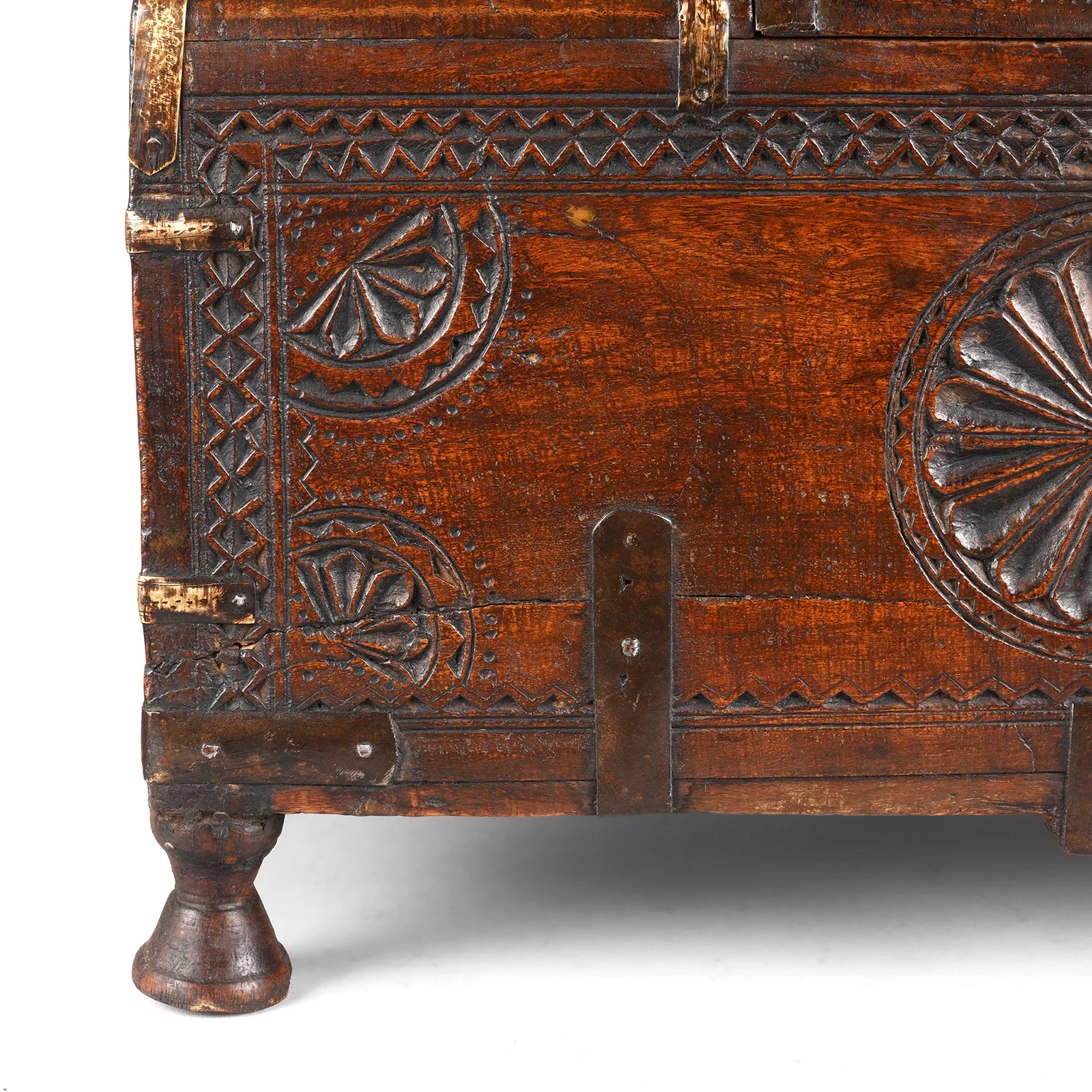 Hut Shaped Dowry Box From Jaisalmer - 19th Century - Image 6