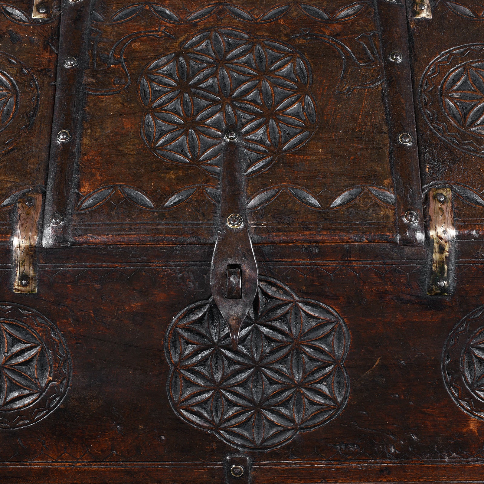 Chip Carved Dowry Hut Box From Jaisalmer - 19th Century - Image 5