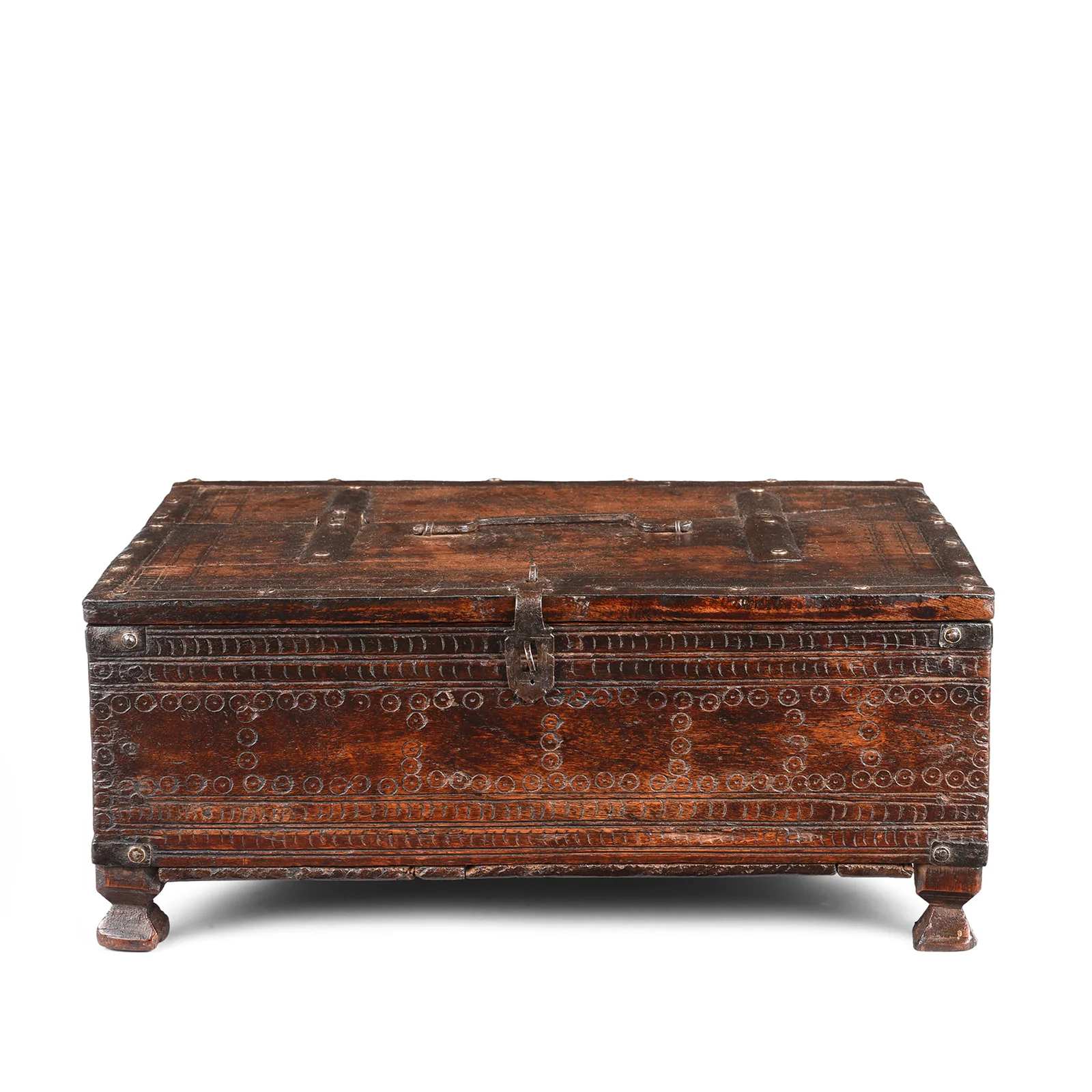 Chip Carved Merchants Box From Bikaner - 19th Century