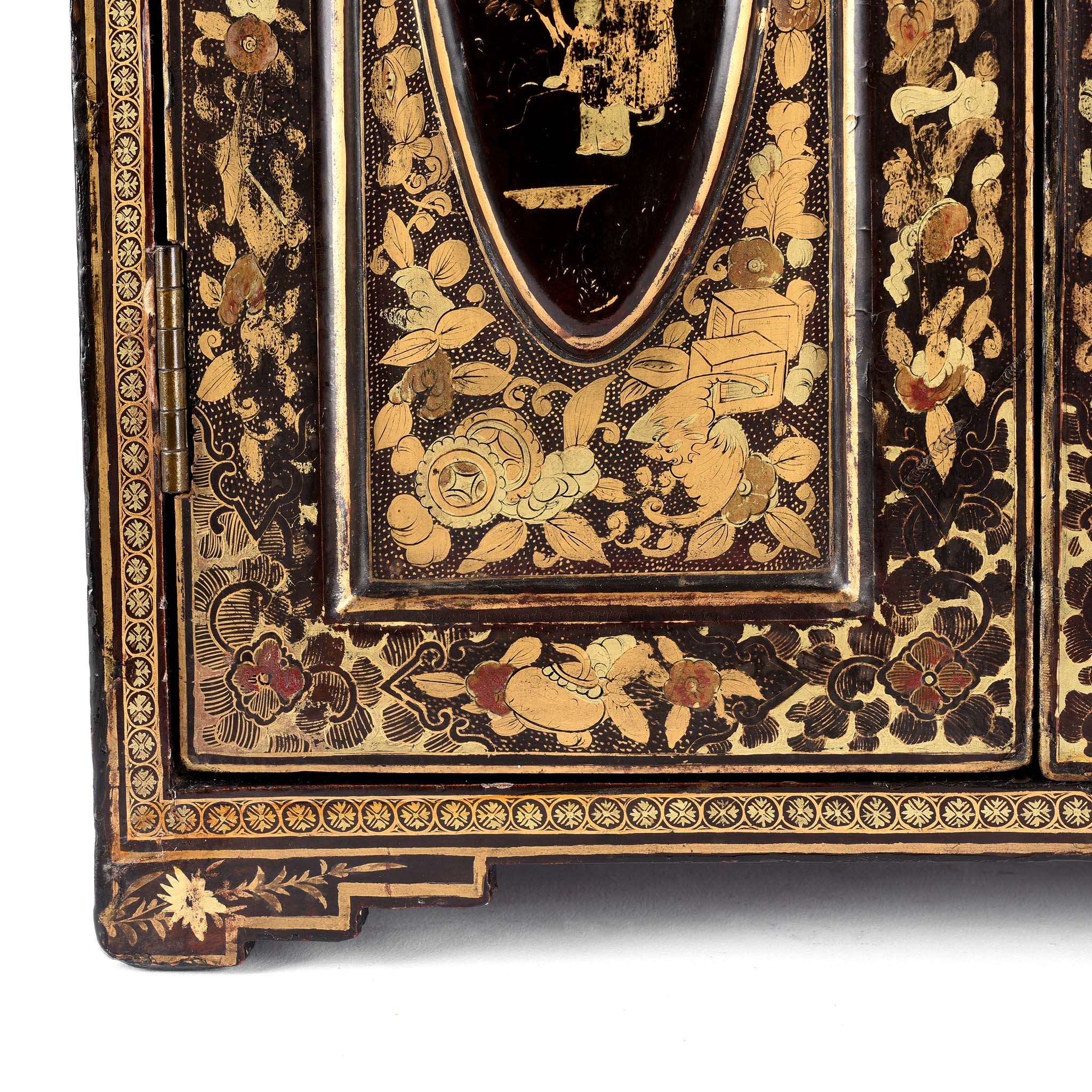 Gilt Black Lacquer Chinese Export Jewellery Cabinet - Early 19th Century - Image 13