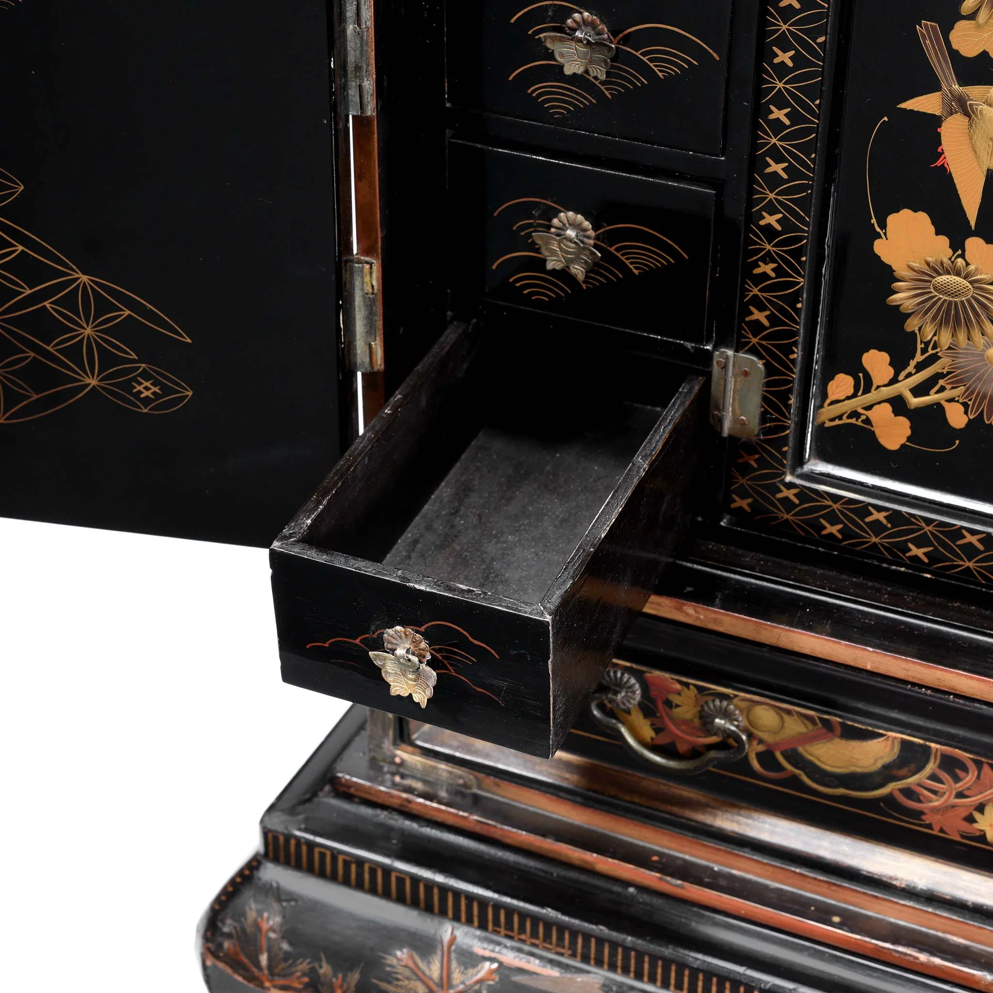Gilt Japanese Black Lacquer Kodansu Jewellery Cabinet - Meiji Period - Image 6