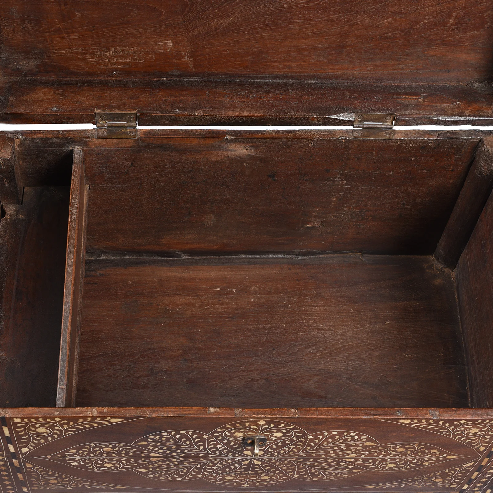 Old Indian Bone Inlay Teak Chest - 19th Century - Image 5