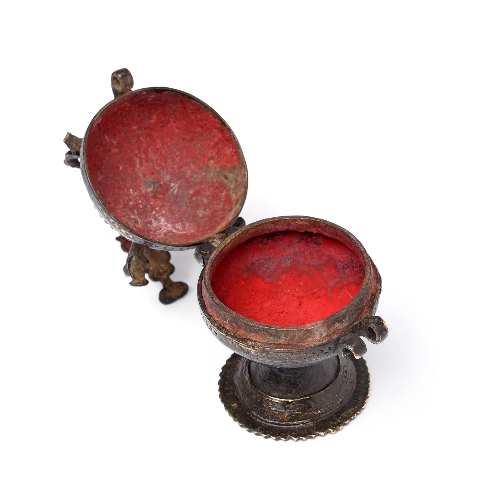 Indian Sindoor Dani Brass Box From Kerala - 19thC - Image 2