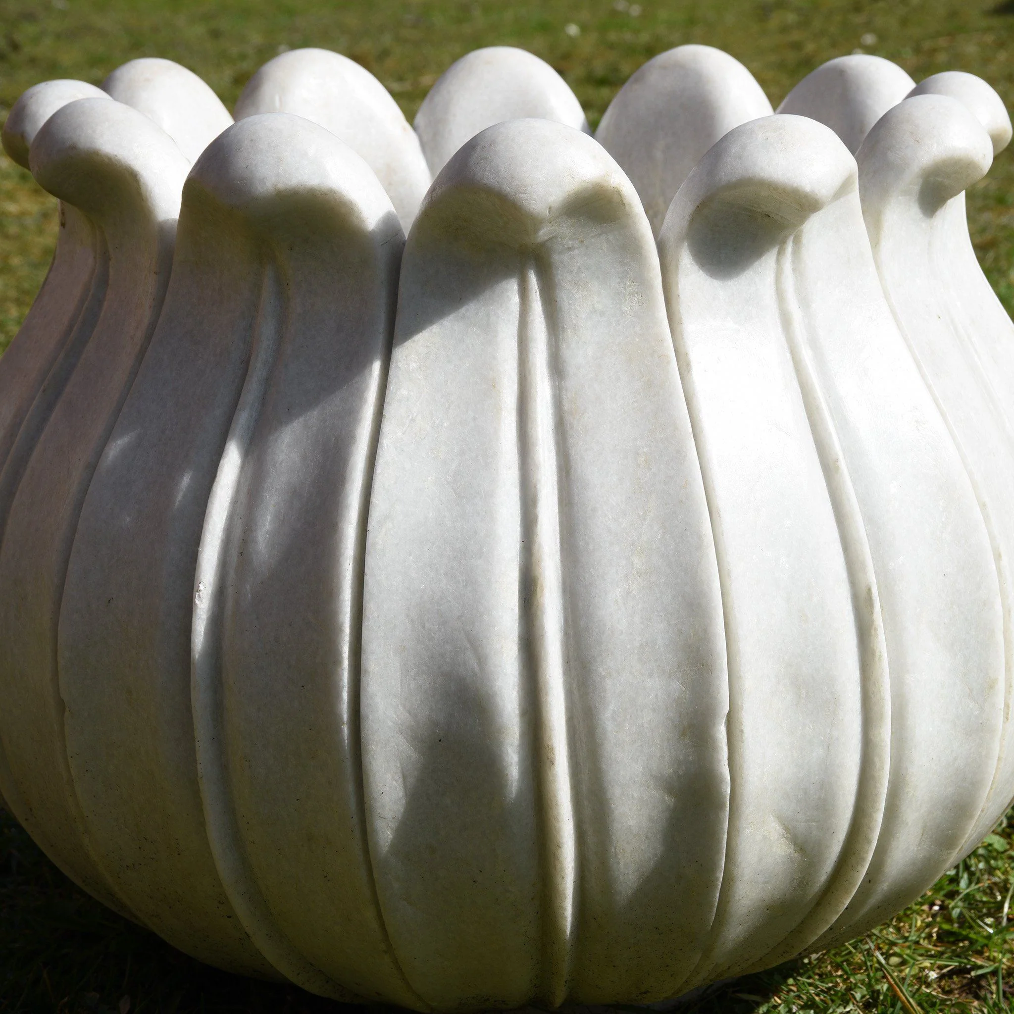 Hand Carved White Marble Planter  - Lotus Design - Image 5
