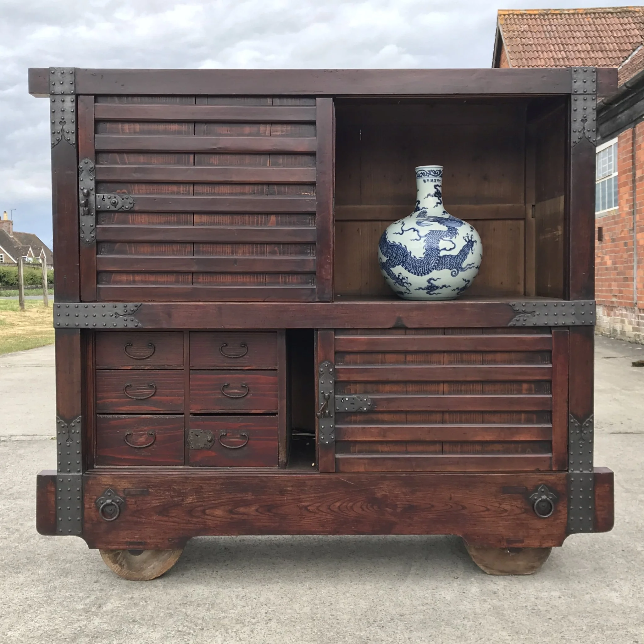 Japanese Kuruma-Dansu Wheeled Chest - Meiji Period - Image 3