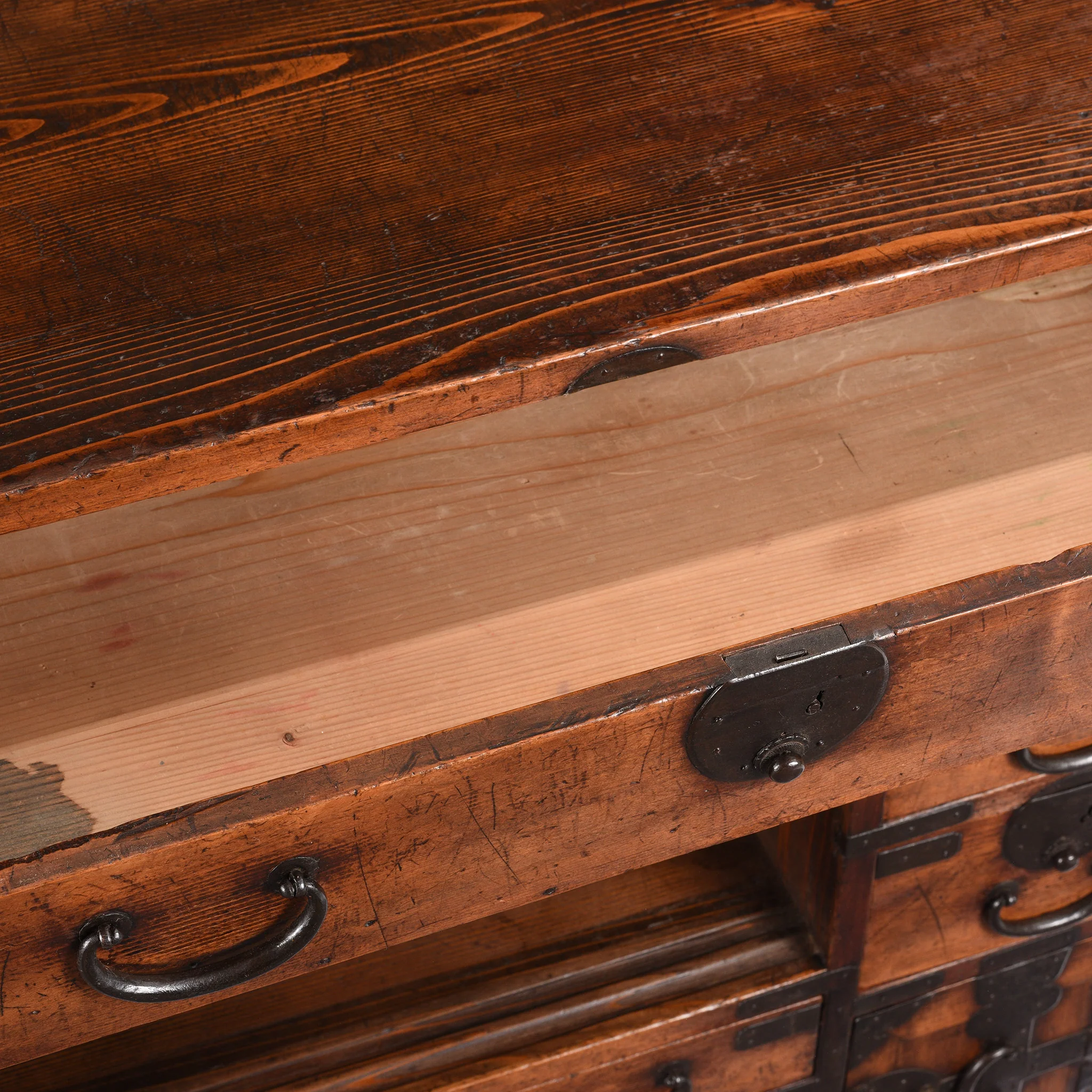 Japanese Side Tansu - Edo Period - Image 11
