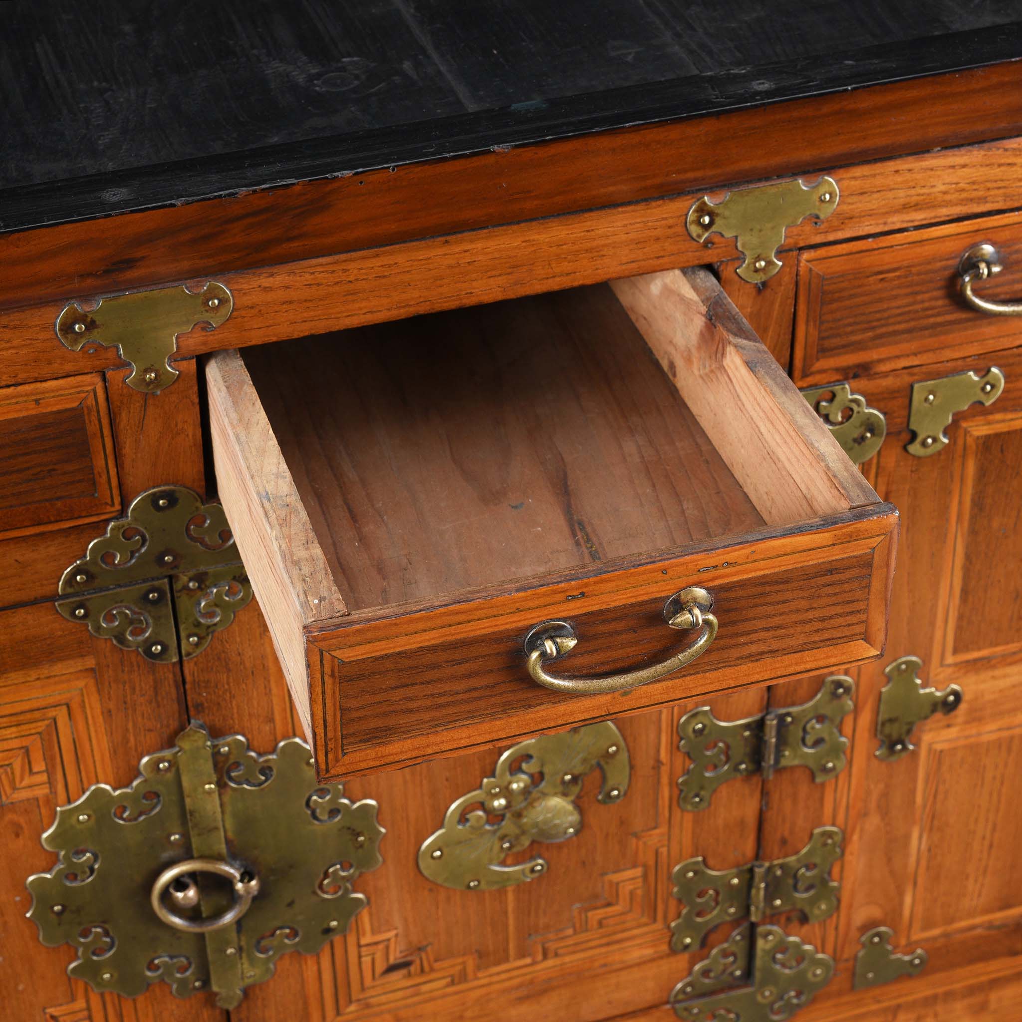 Korean Ich Ung Jang Cabinet - Elm & Cryptomeria - Late 19thC - Image 7