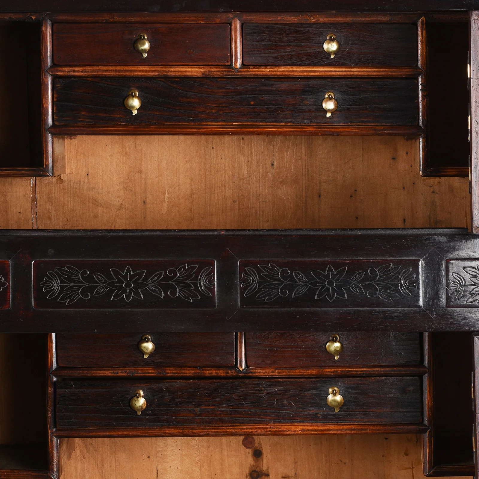 Korean Lacquer Samch'ung Jang Cabinet on Stand - Ca 1920 - Image 8