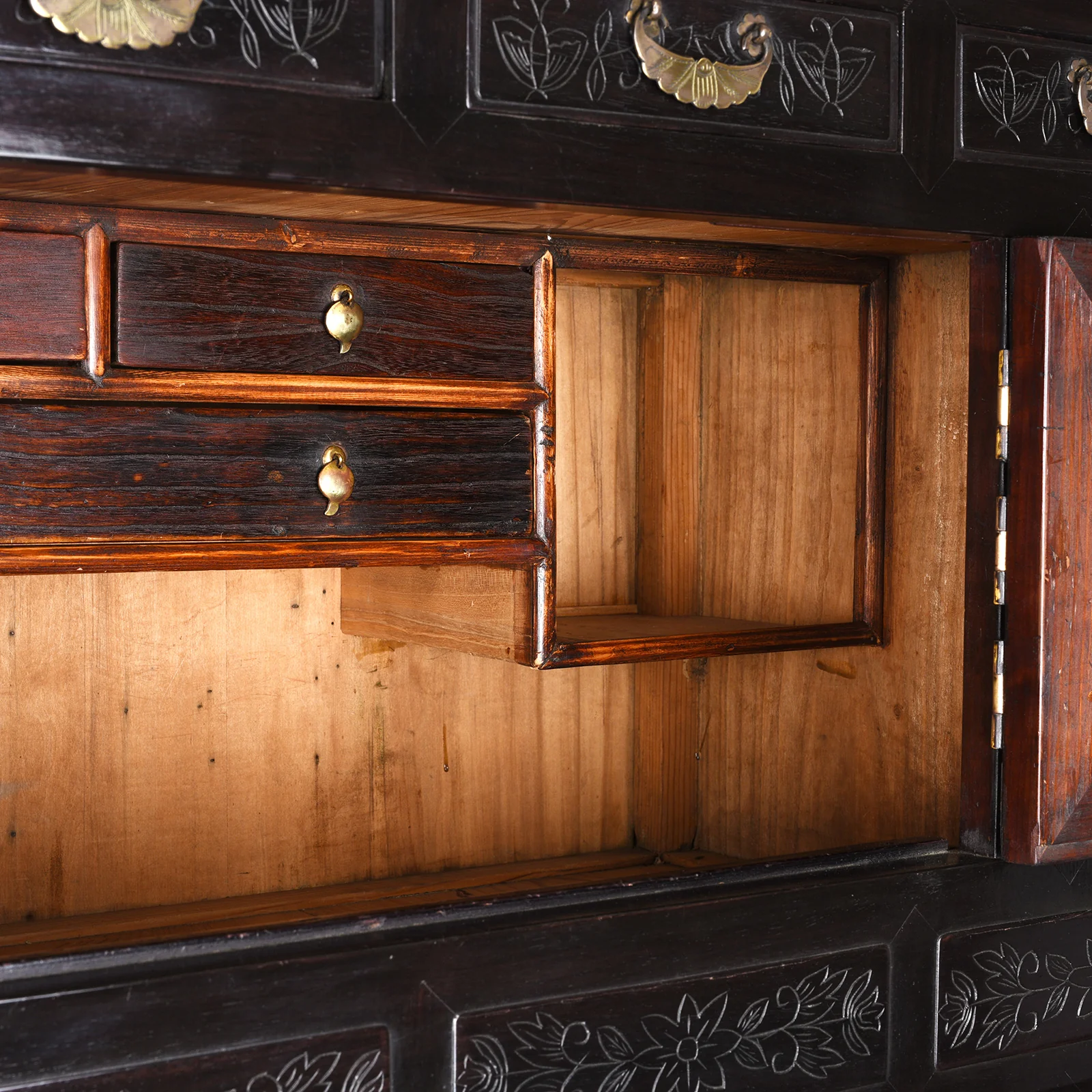 Korean Lacquer Samch'ung Jang Cabinet on Stand - Ca 1920 - Image 9