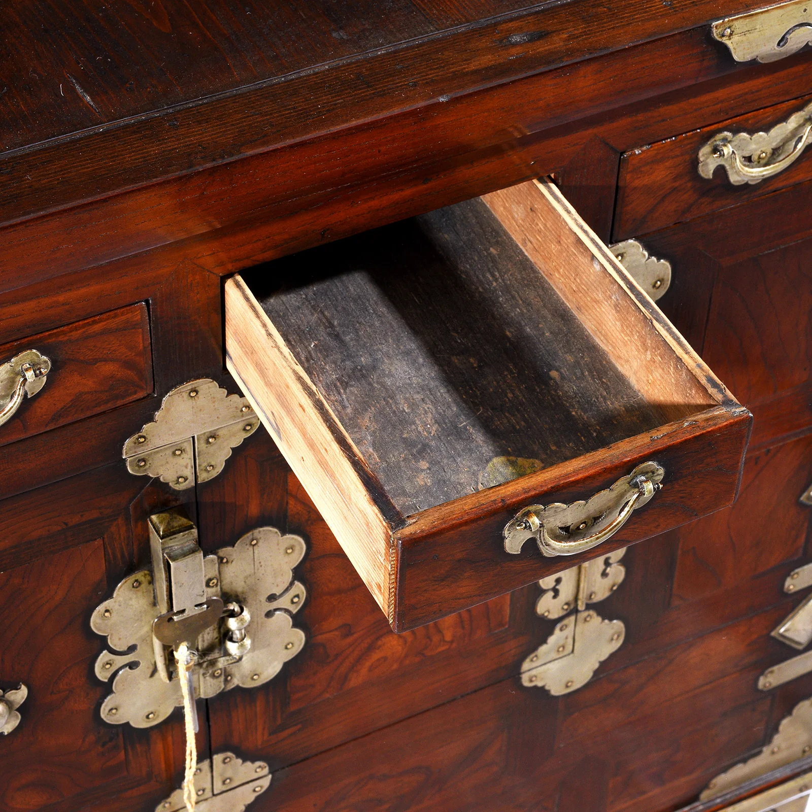North Korean Morijang Side Cabinet - Ca 1900 - Image 13
