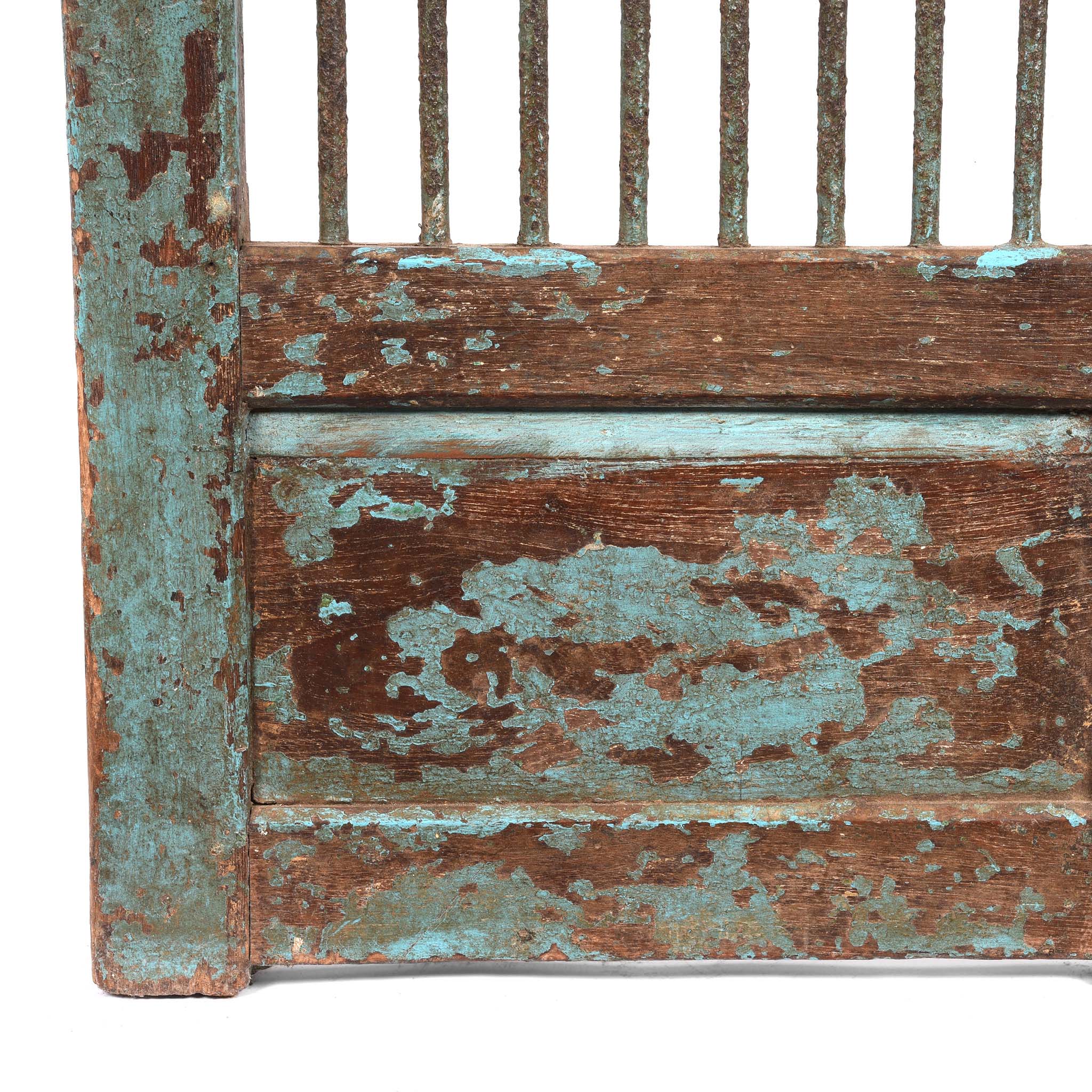 Light Blue Painted Teak Dog Gate From Gujarat - 19thC - Image 5