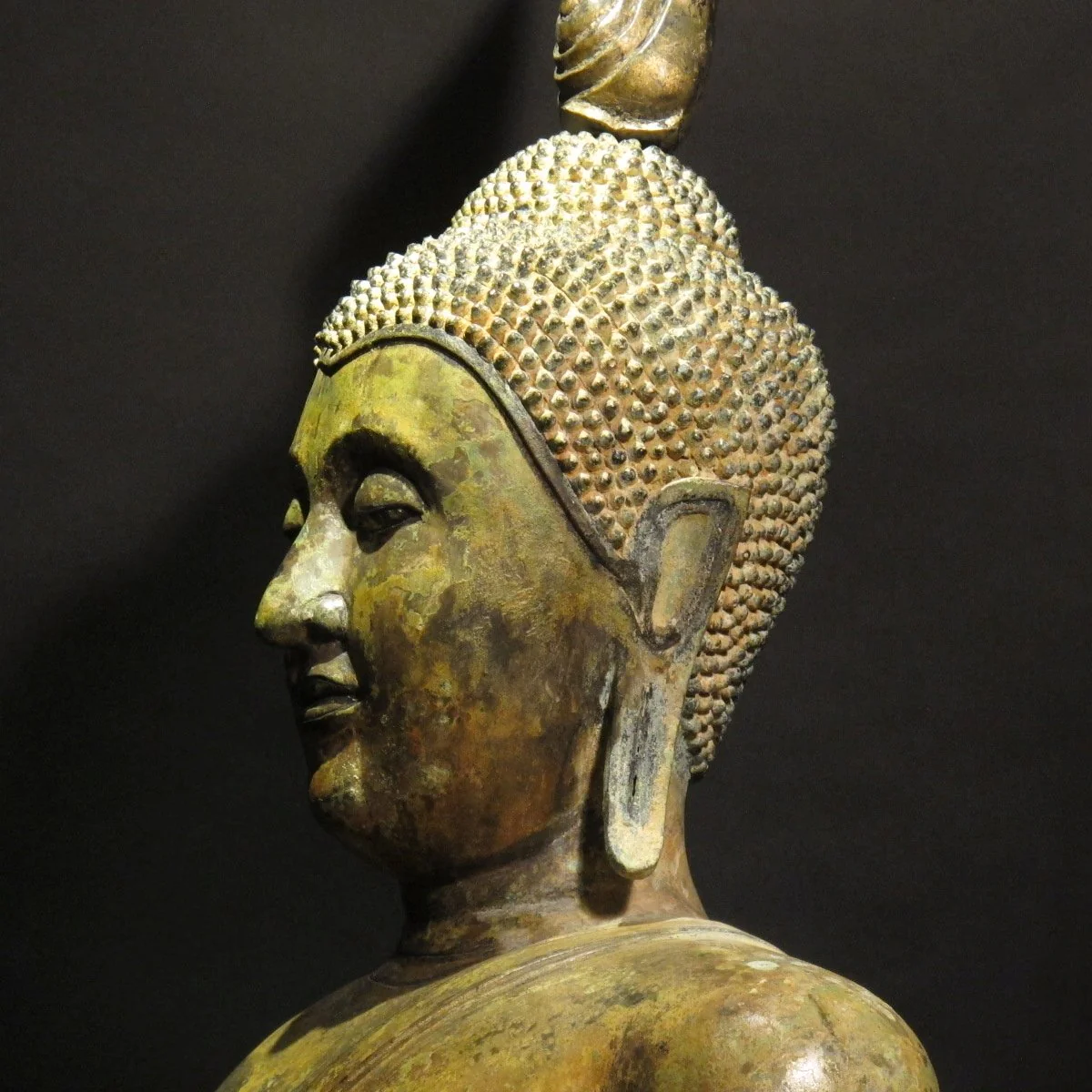 Bronze Thai Buddha in Bhumiparsha Mudra Pose - Image 5