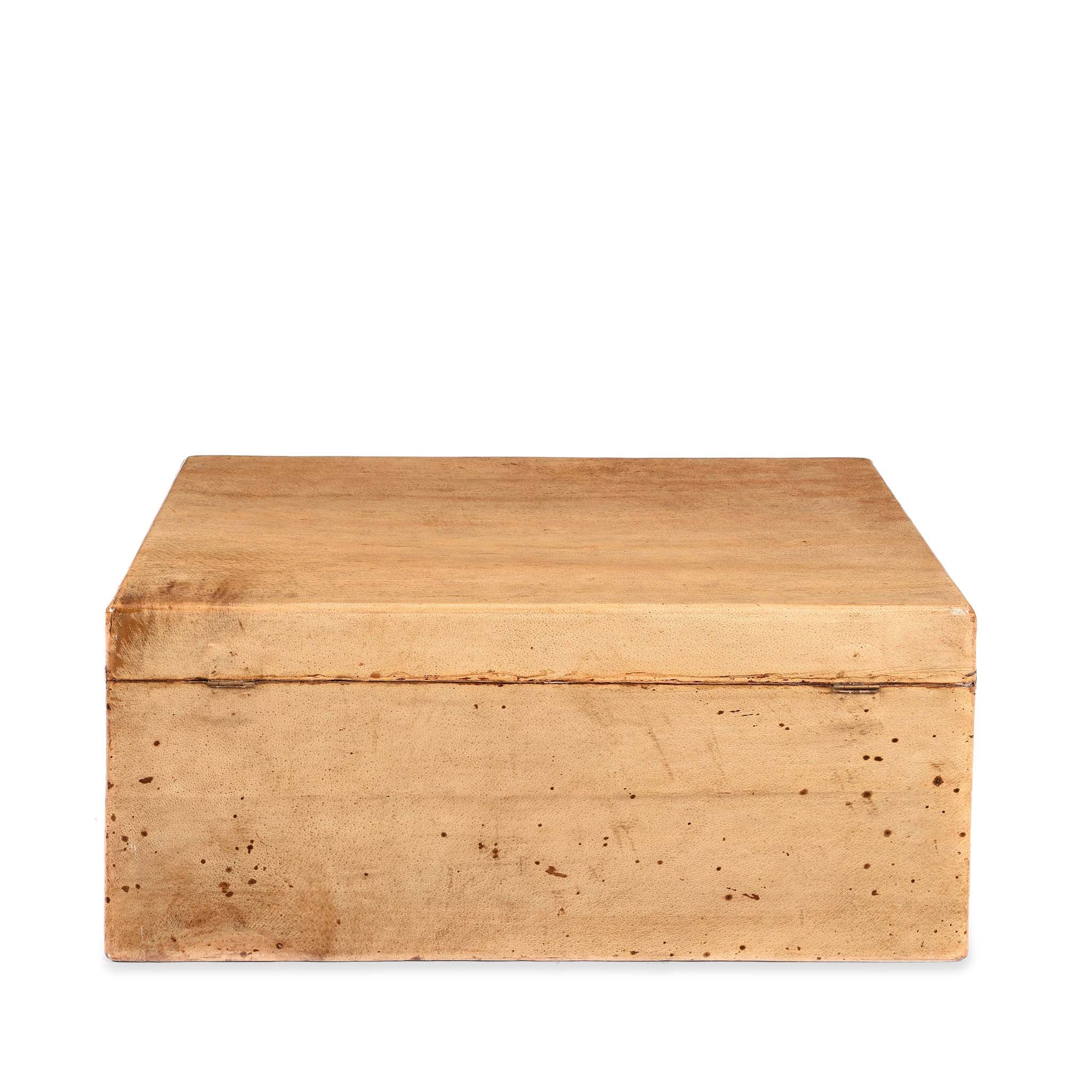 Pale Leather Trunk from Shanghai - Circa 1920 - Image 10