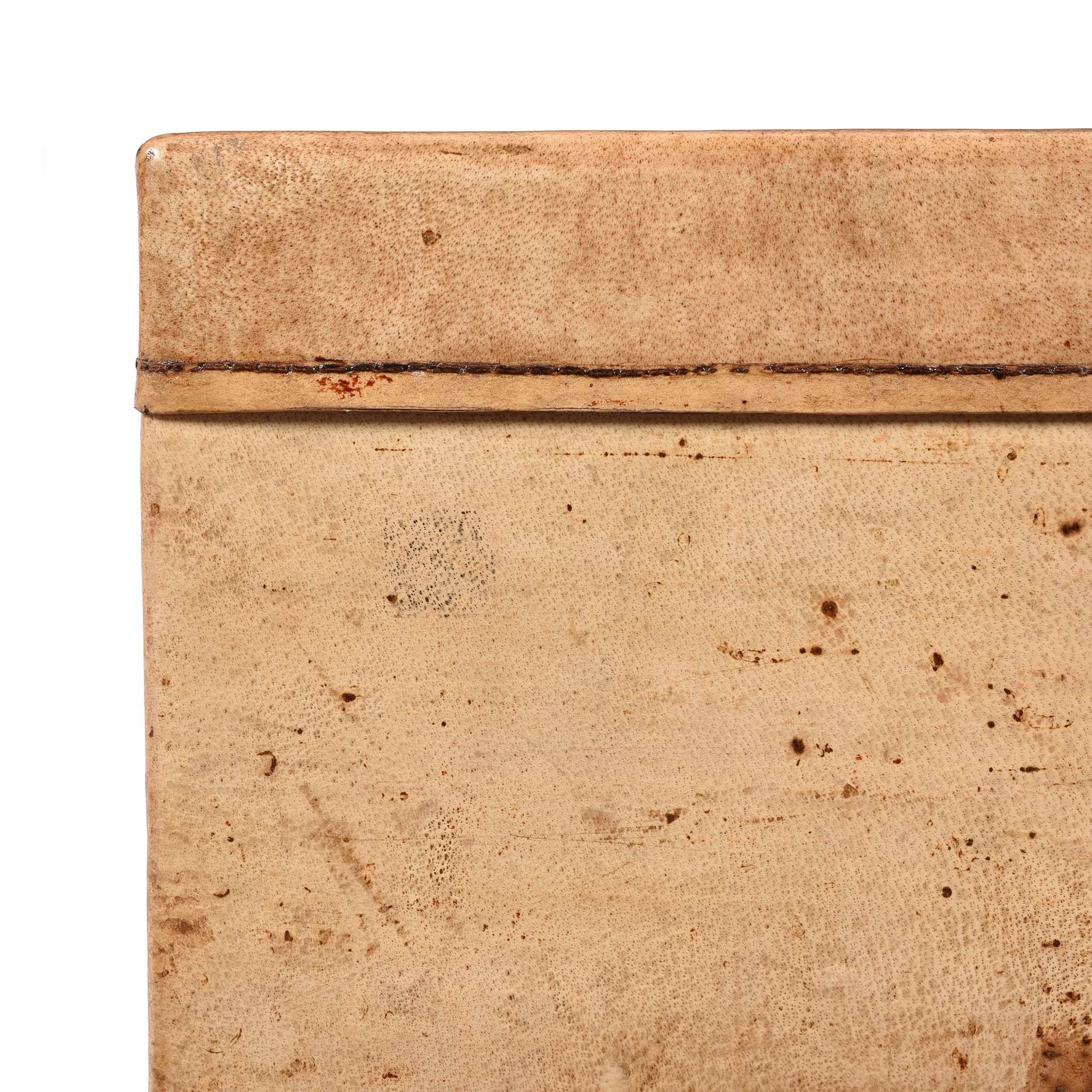 Pale Leather Trunk from Shanghai - Circa 1920 - Image 5