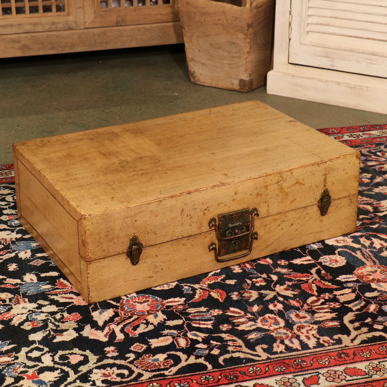 Pale Leather Trunk from Shanghai - Ca 1920 - Image 3