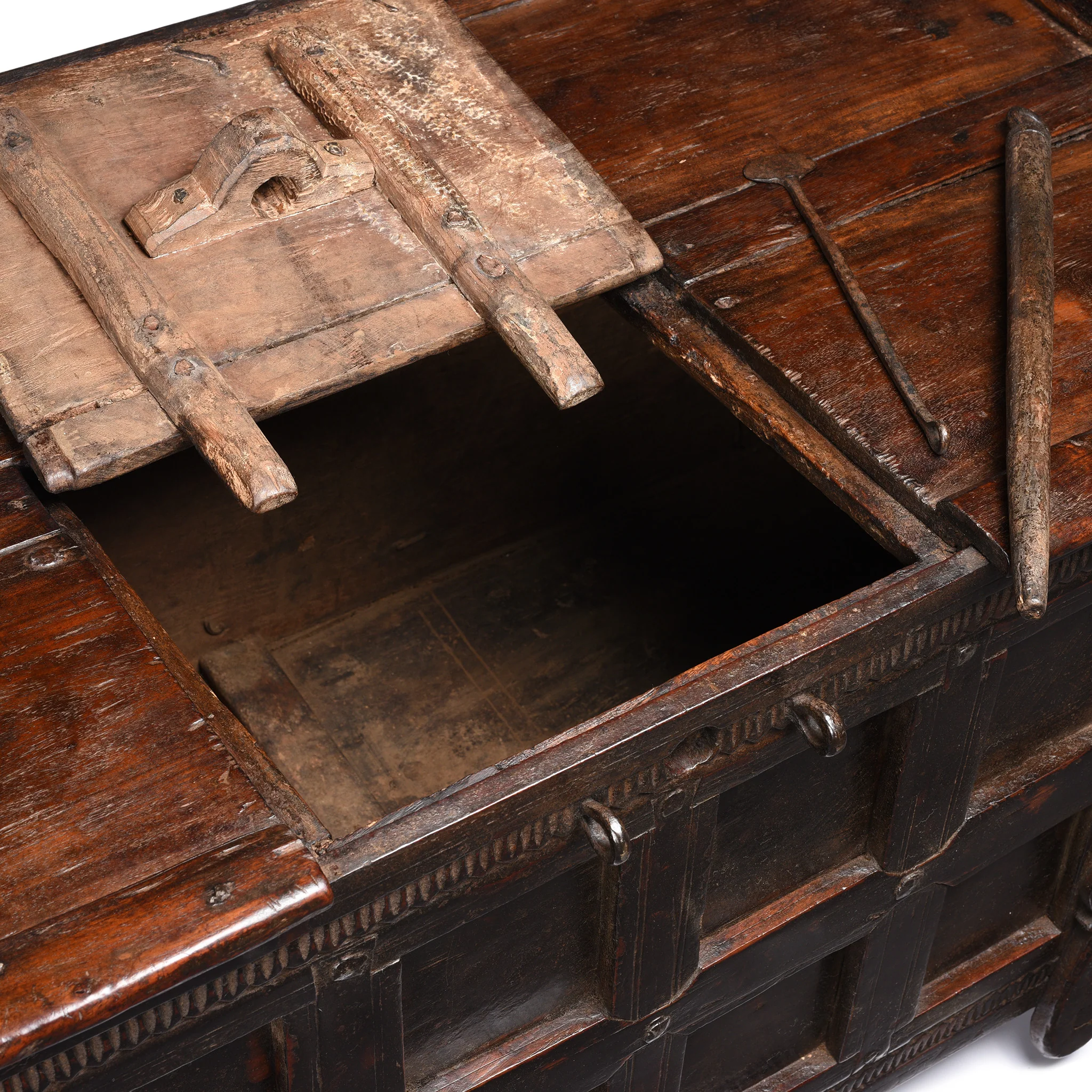 Nepalese Chest From Tribal Temang - 19thC - Image 5