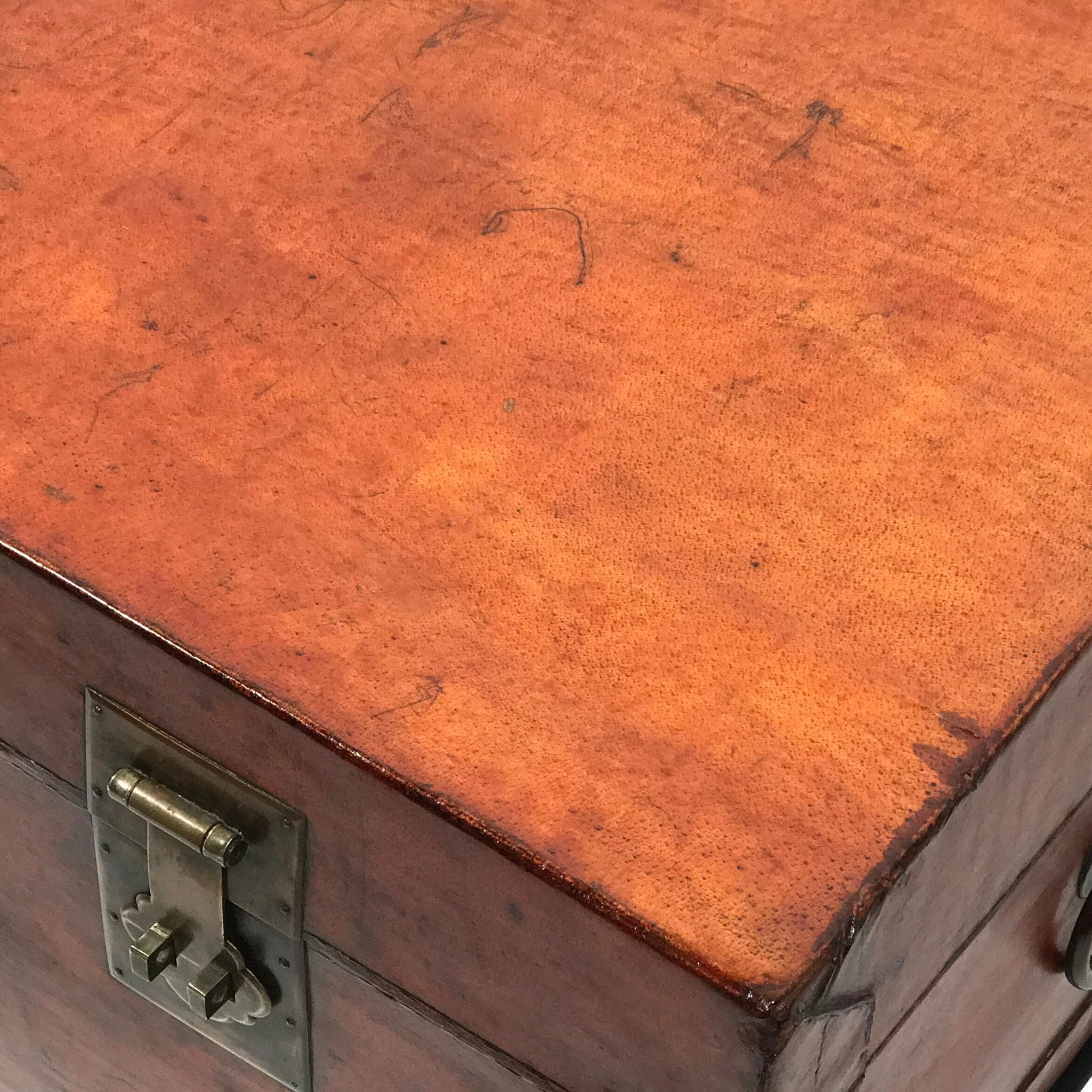 Old Tan Leather Trunk From Shanghai - 19thC - Image 4