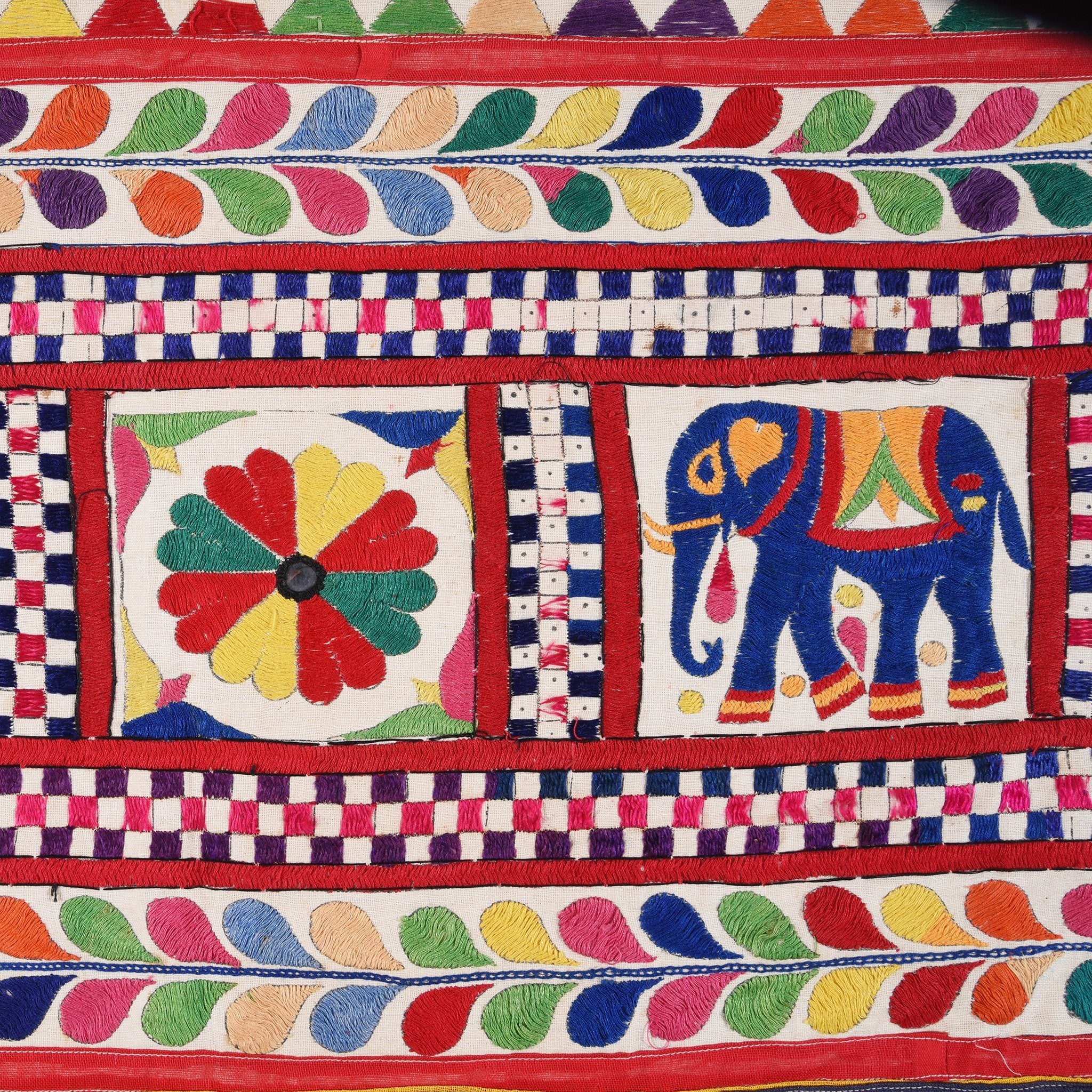 Old Gujarat Textile Toran Wall Hanging -  Ca 1960 - Image 2