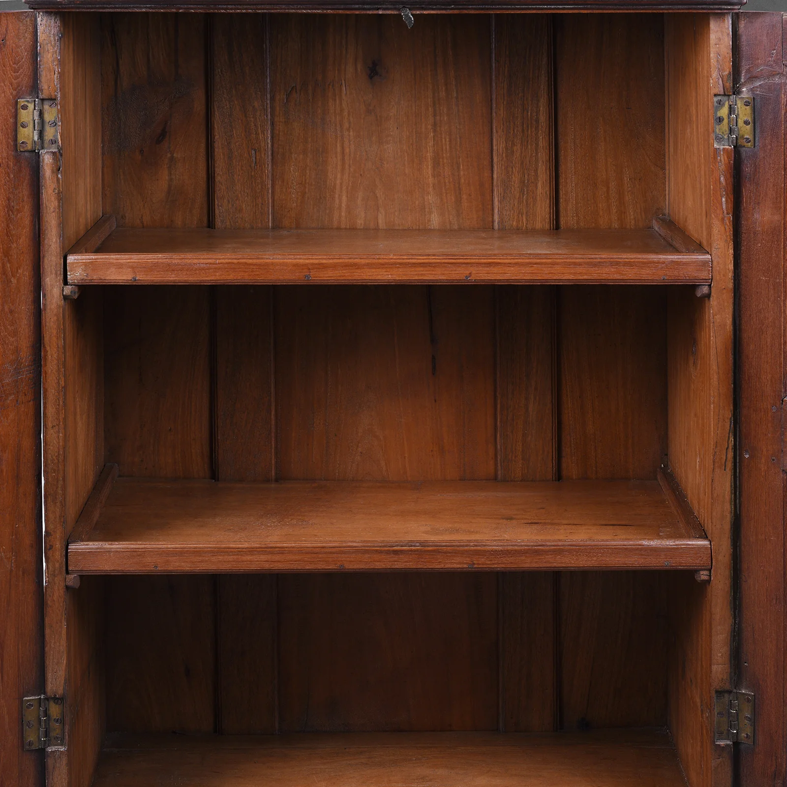 Indian Almirah Cabinet With Sunburst Panels – 19th Century - Image 4