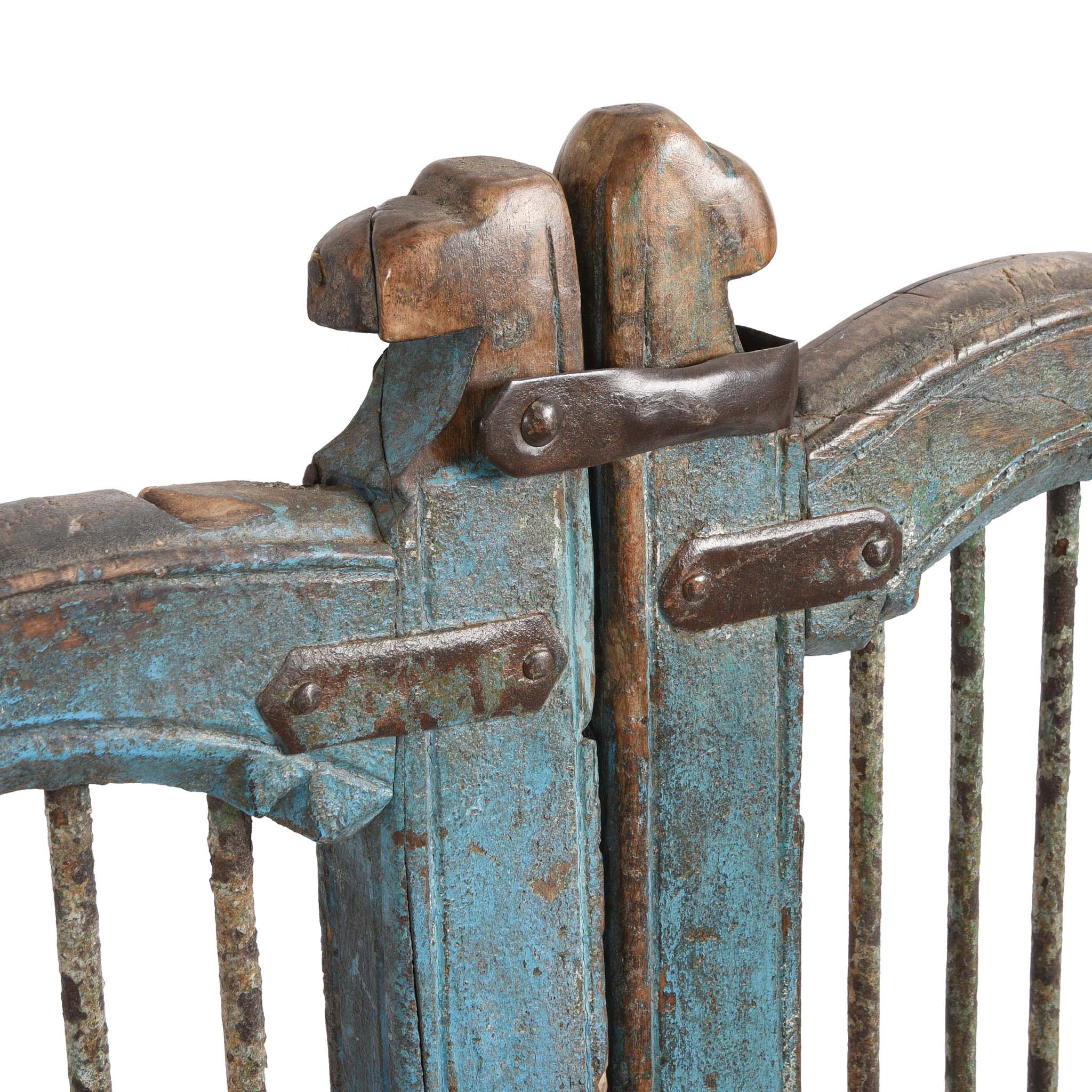 Blue & Green Painted Teak Dog Gate From Gujarat - 19thC - Image 3