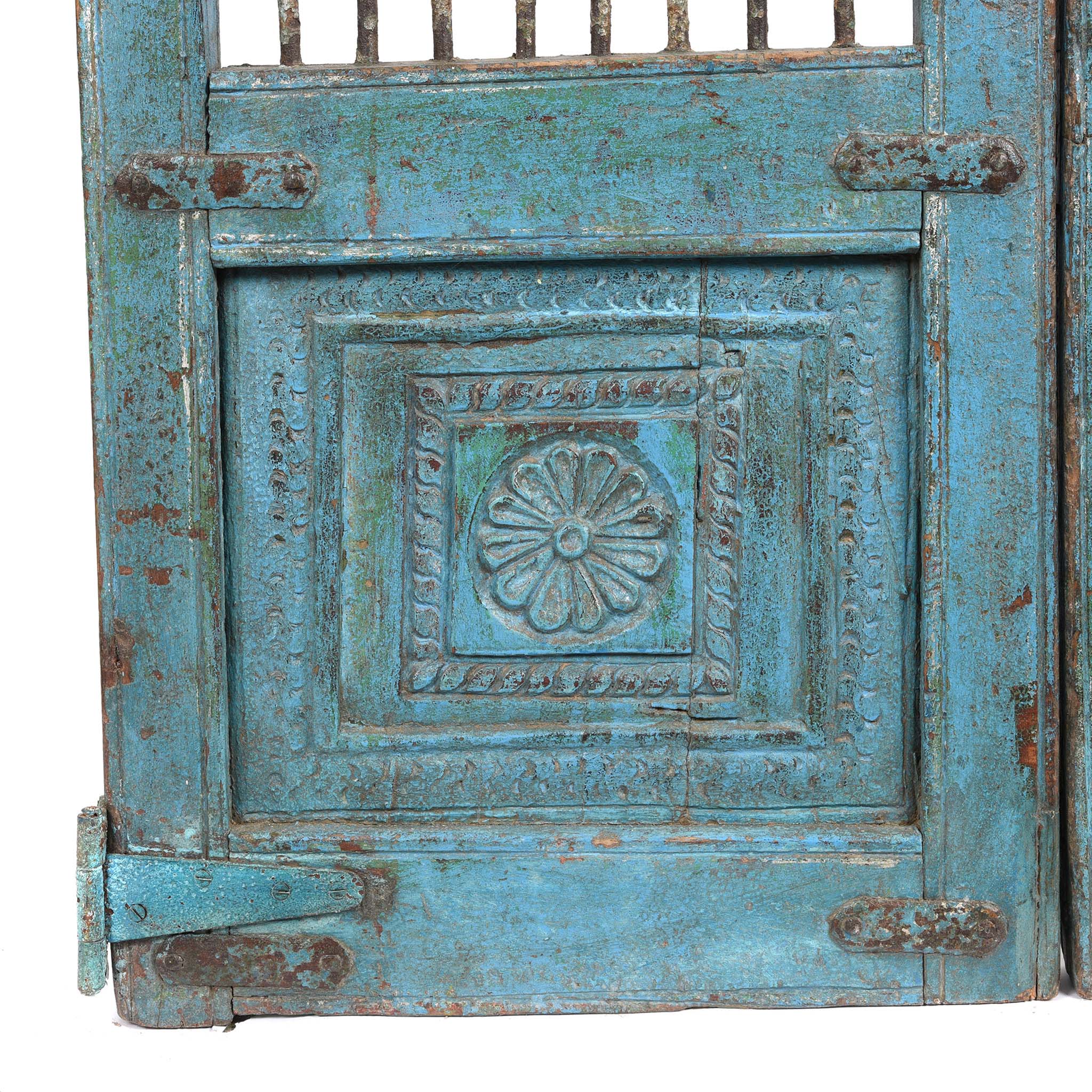 Blue & Green Painted Teak Dog Gate From Gujarat - 19thC - Image 4